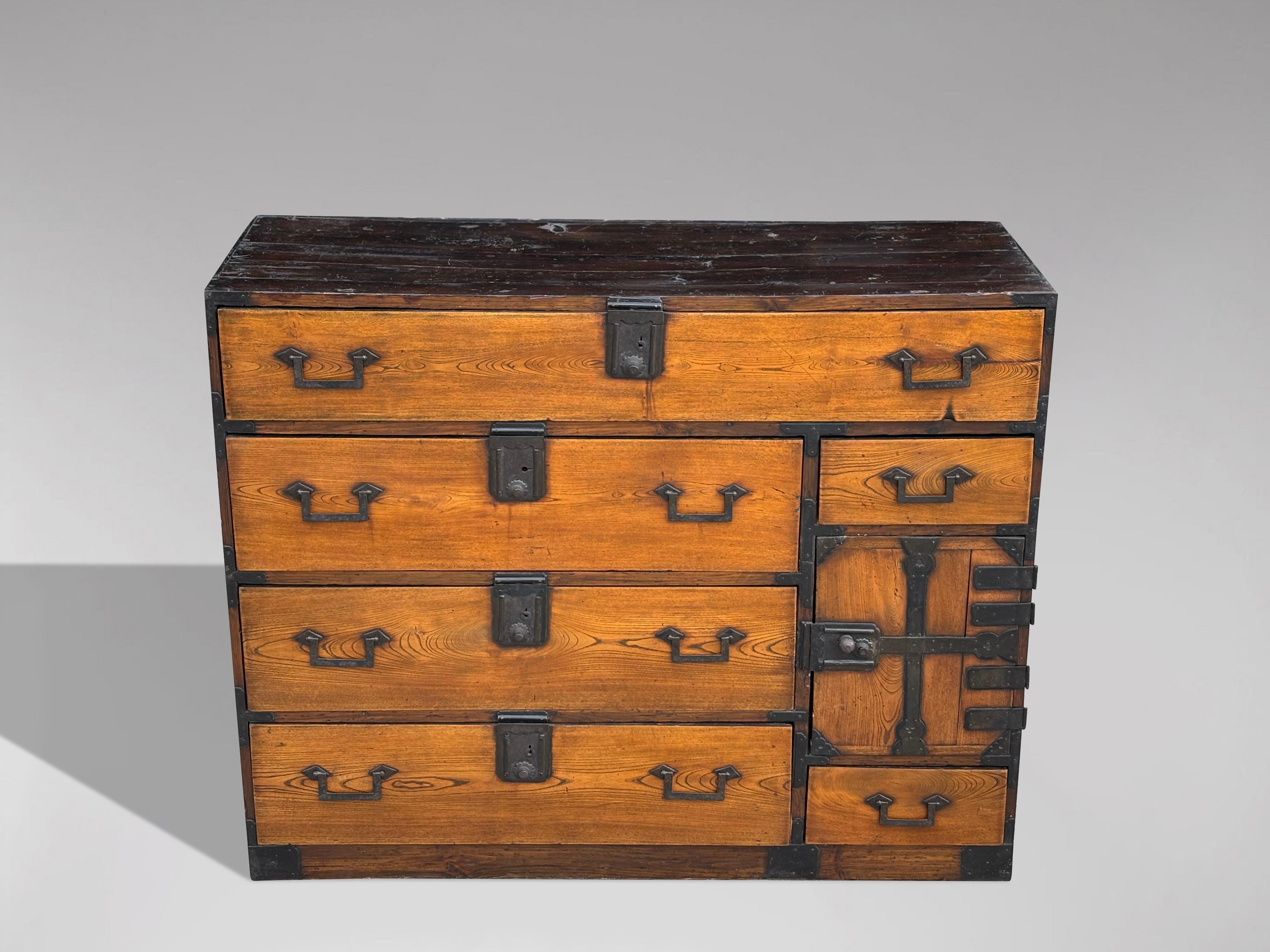 19th Century Late Meiji Japanese Keyaki Merchant Tansu Chest For Sale 11