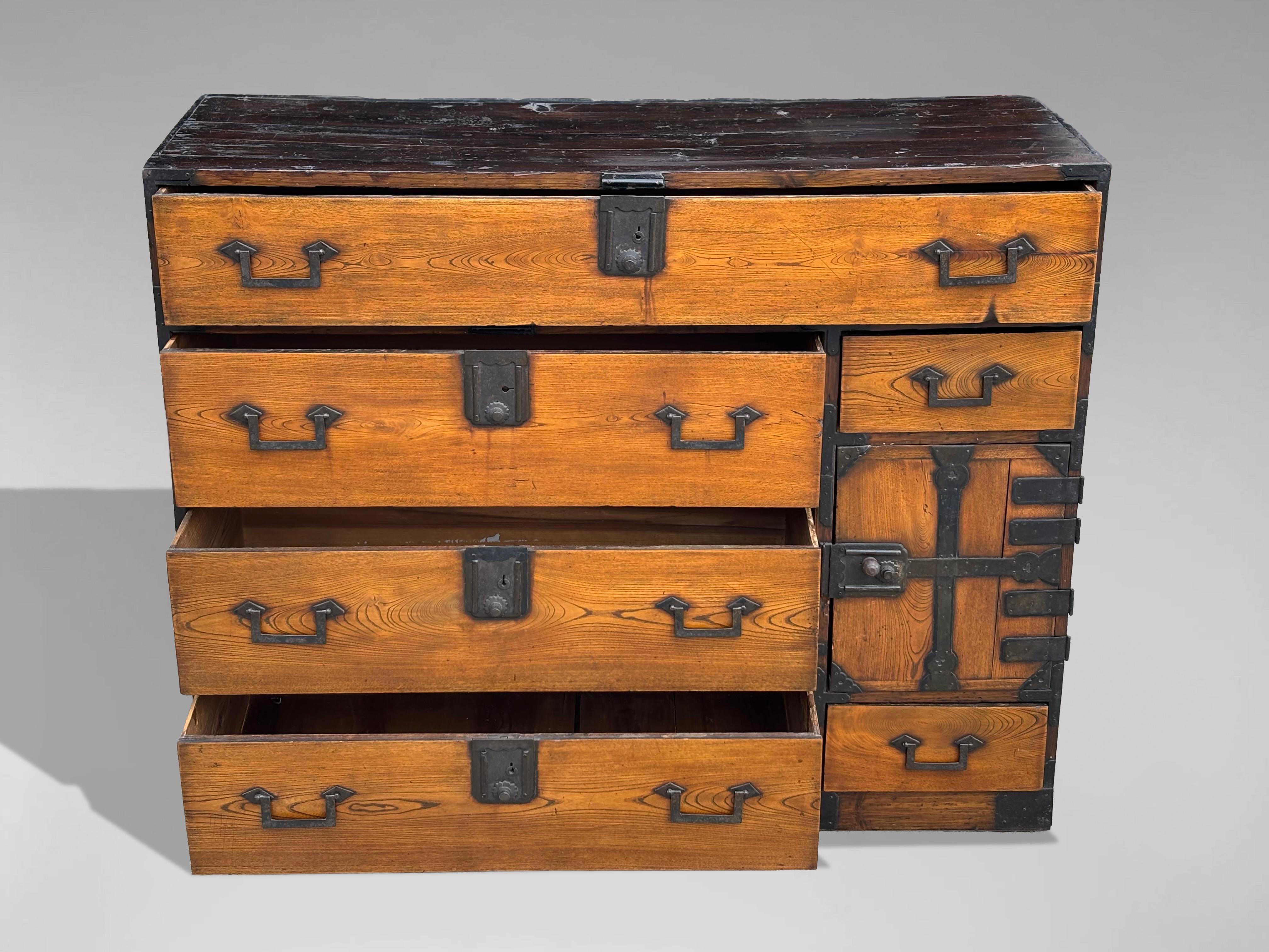 19th Century Late Meiji Japanese Keyaki Merchant Tansu Chest In Good Condition For Sale In Petworth,West Sussex, GB