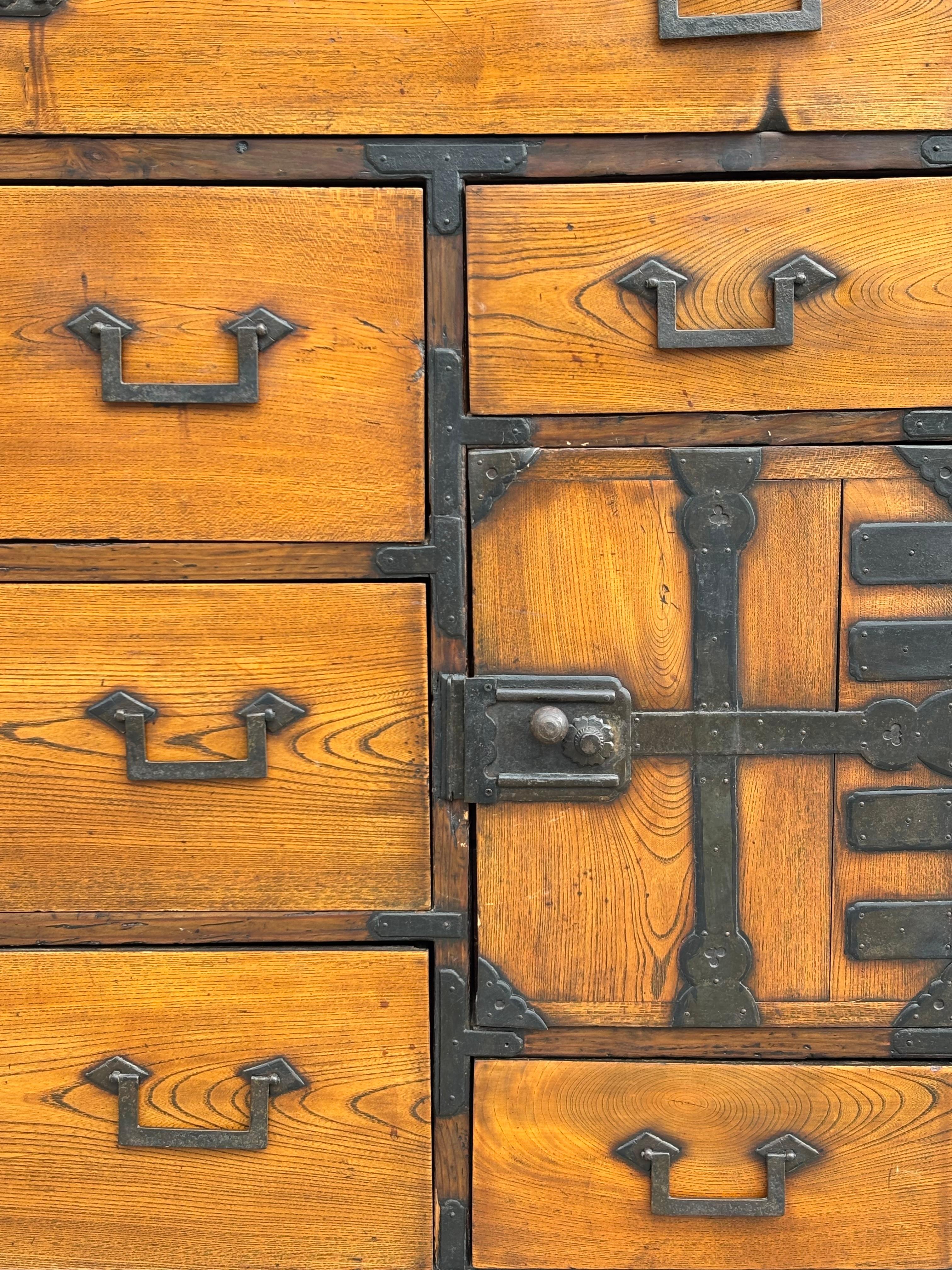 Wood 19th Century Late Meiji Japanese Keyaki Merchant Tansu Chest For Sale