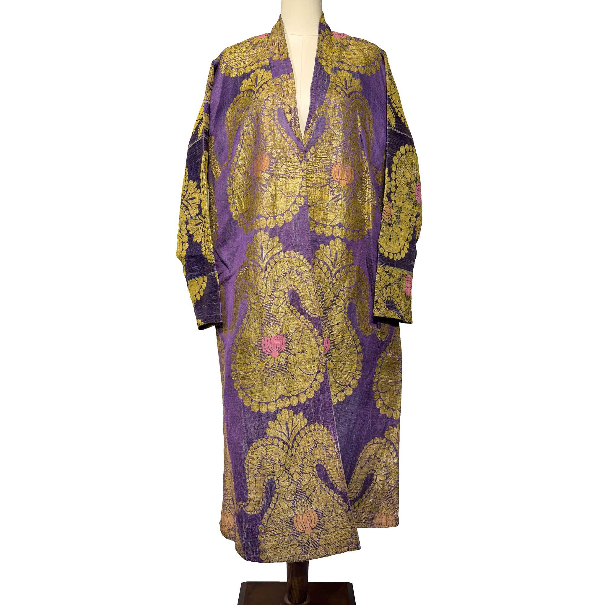 Chapán de brocado metálico lavanda y oro del siglo XIX Islámico en venta