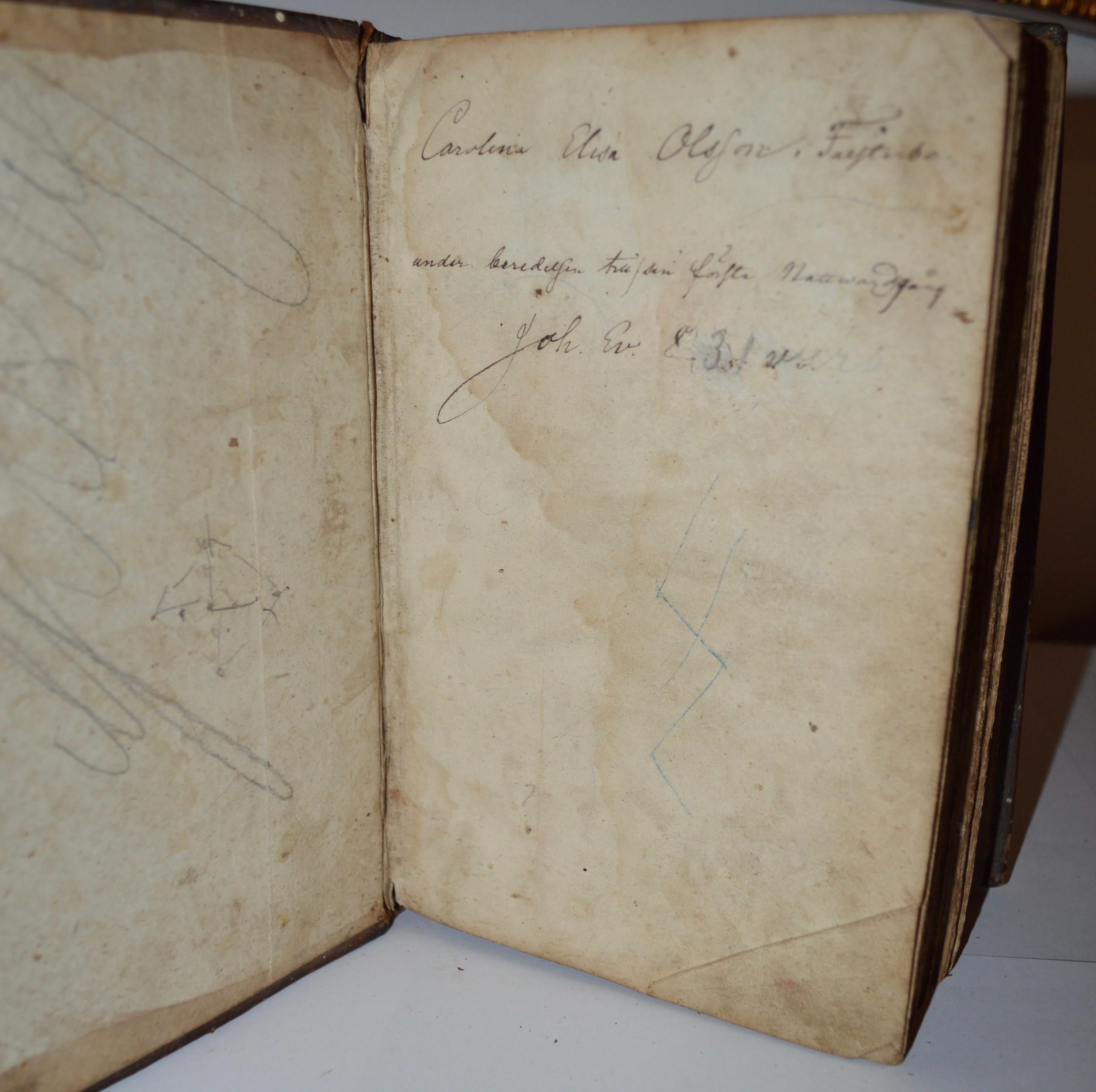 19th Century Leather-Bound Swedish Bible Book In Good Condition In Haddonfield, NJ