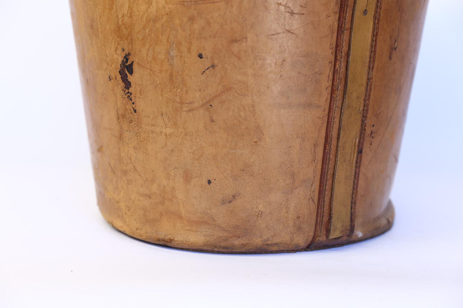 19th Century Leather Hat Box Containing Two Men's Hats 3