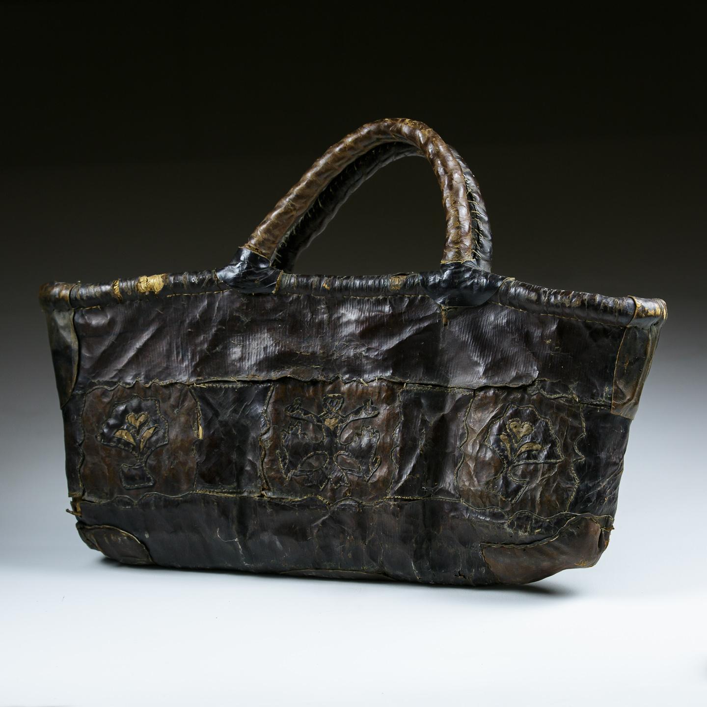 19th Century Leather Love Token Handbag For Sale 4