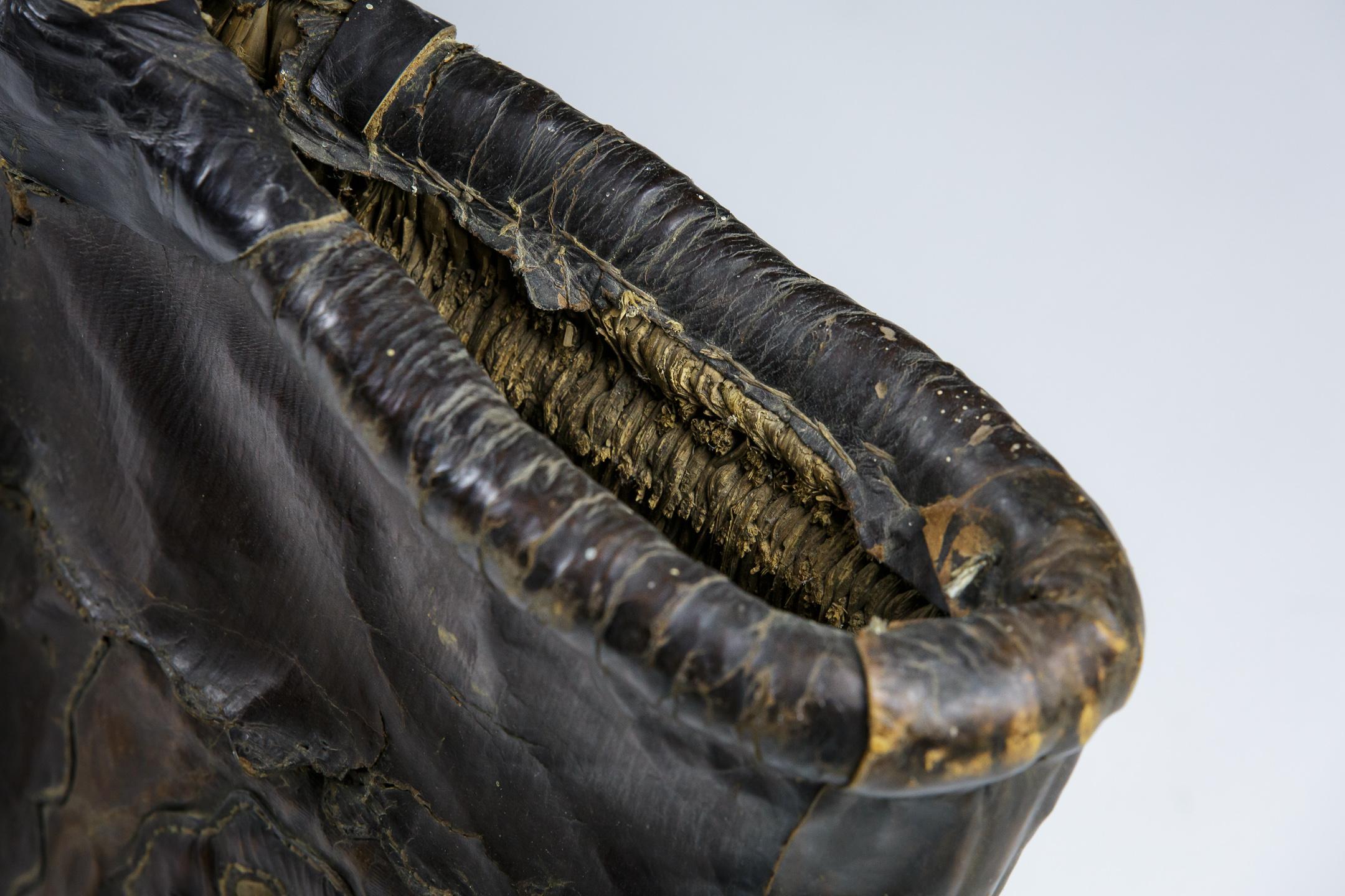 19th Century Leather Love Token Handbag For Sale 8
