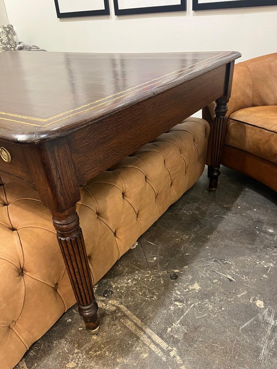 19. Jahrhundert Lederplatte Partner-Schreibtisch im Angebot 2