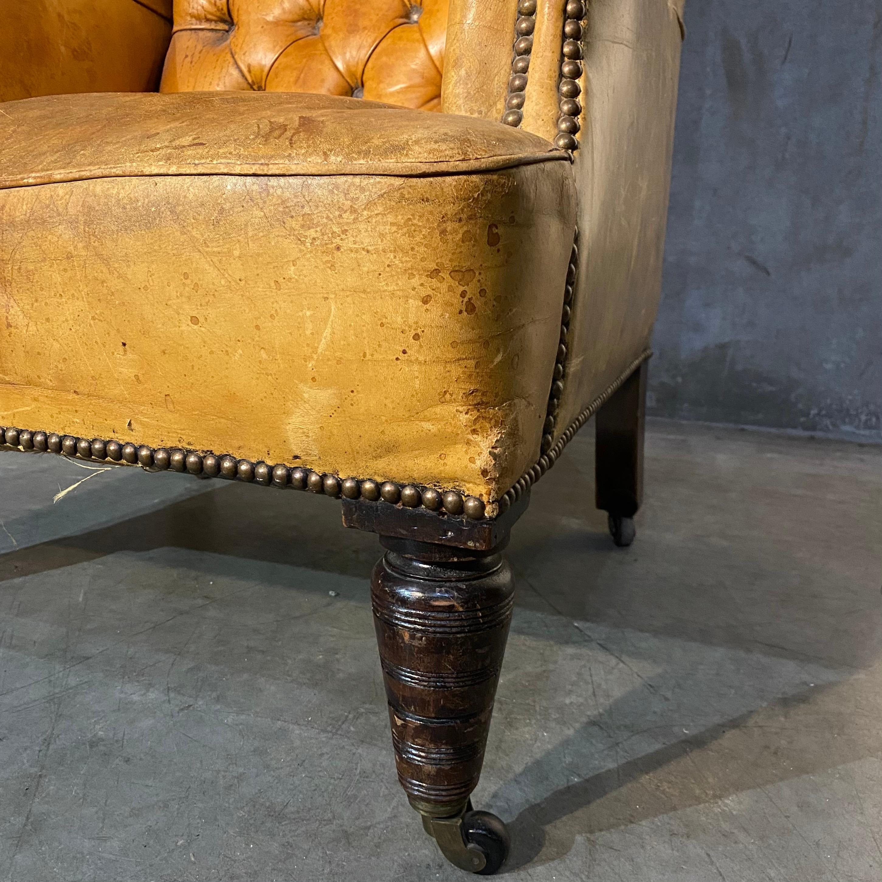 19th Century Leather Tufted English Wingback Armchair For Sale 1