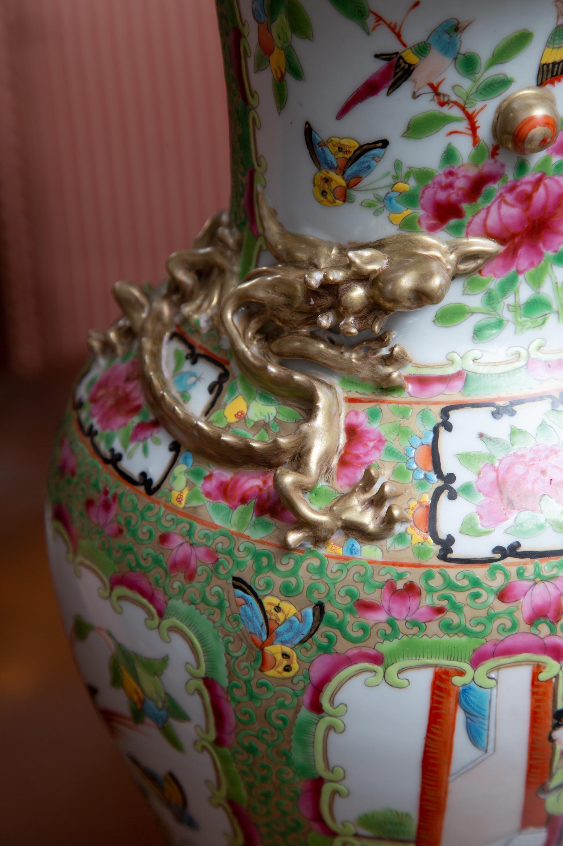 Chinese 19th Century Lidded Rose Medallion Vase For Sale