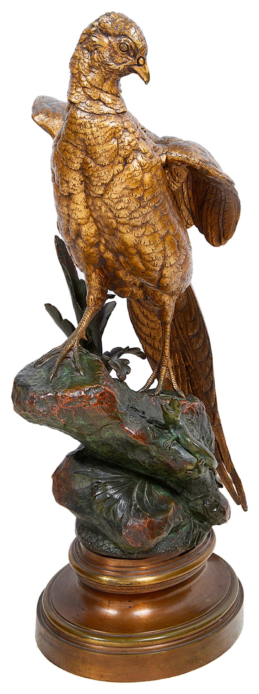 Une étude en bronze patiné du 19ème siècle de très bonne qualité d'un faisan grandeur nature. 
Par
Alfred Dubucand (25 novembre 1828 - 1894) était un sculpteur animalier français qui a travaillé au milieu et à la fin du XIXe siècle. Ses œuvres ont