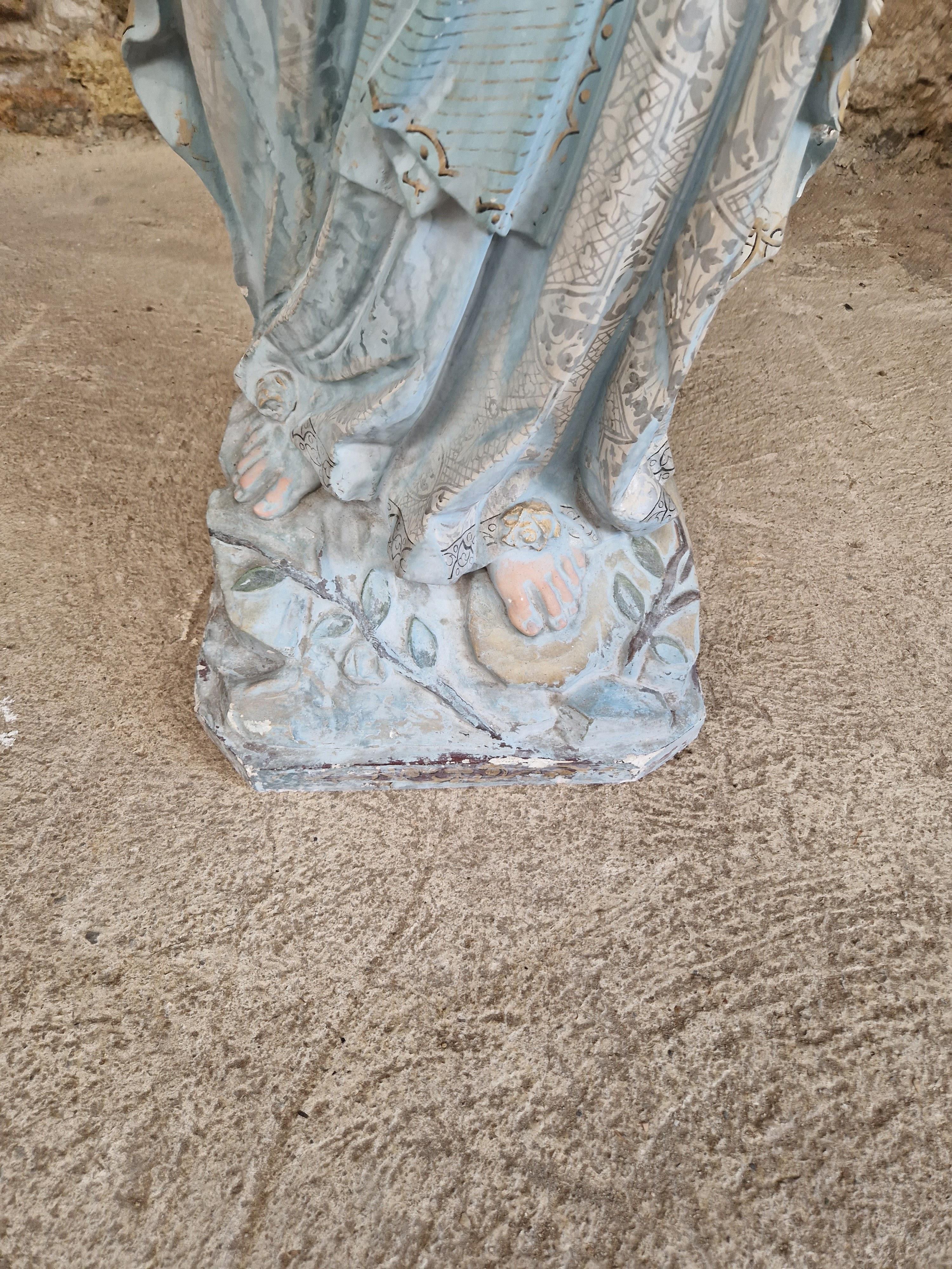 Statue religieuse grandeur nature du 19e siècle Marie de Lourdes  en vente 3