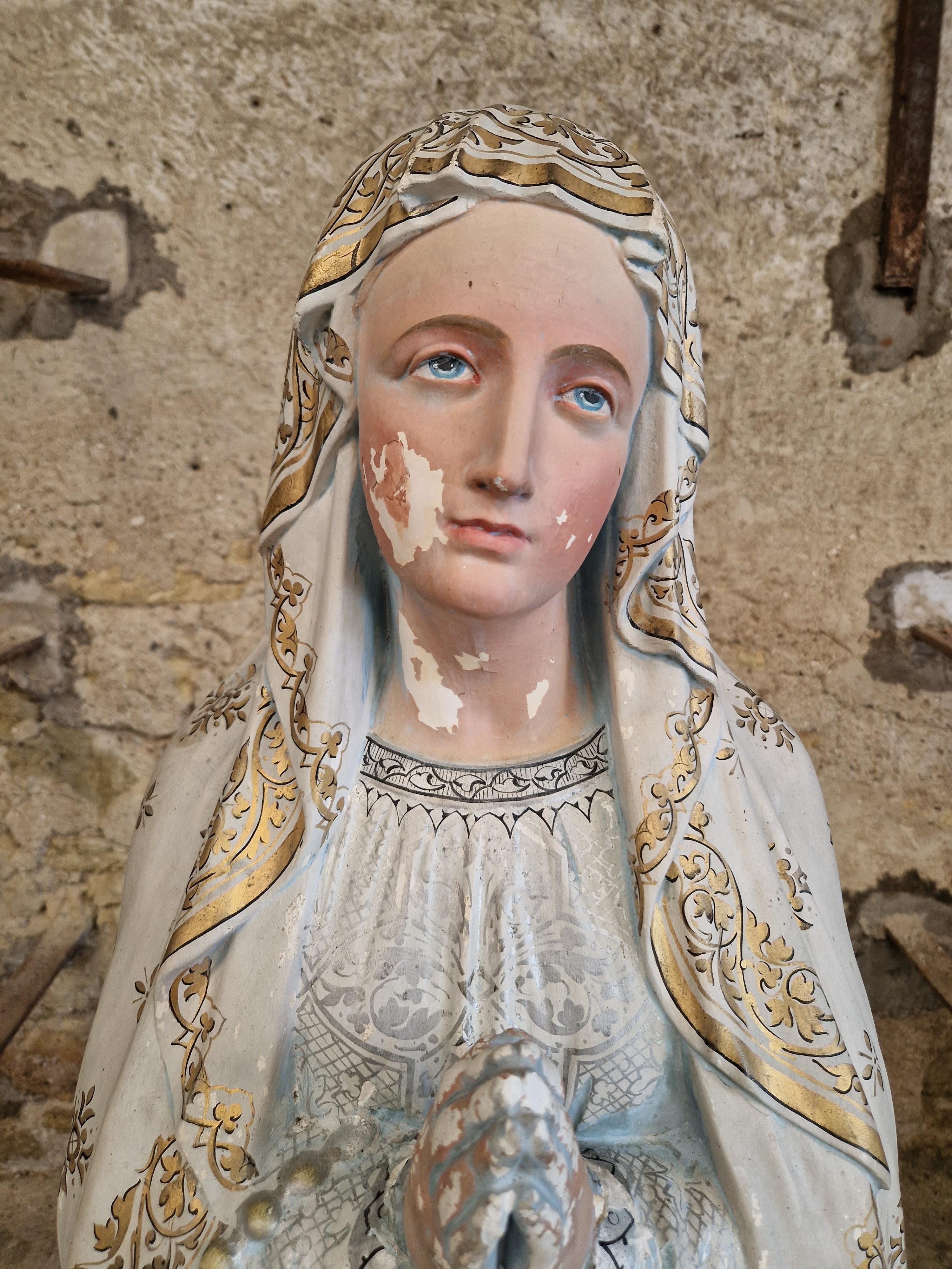 Statue religieuse grandeur nature du 19e siècle Marie de Lourdes  en vente 4