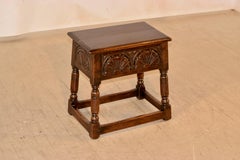 Sgabello con piano di appoggio del XIX secolo