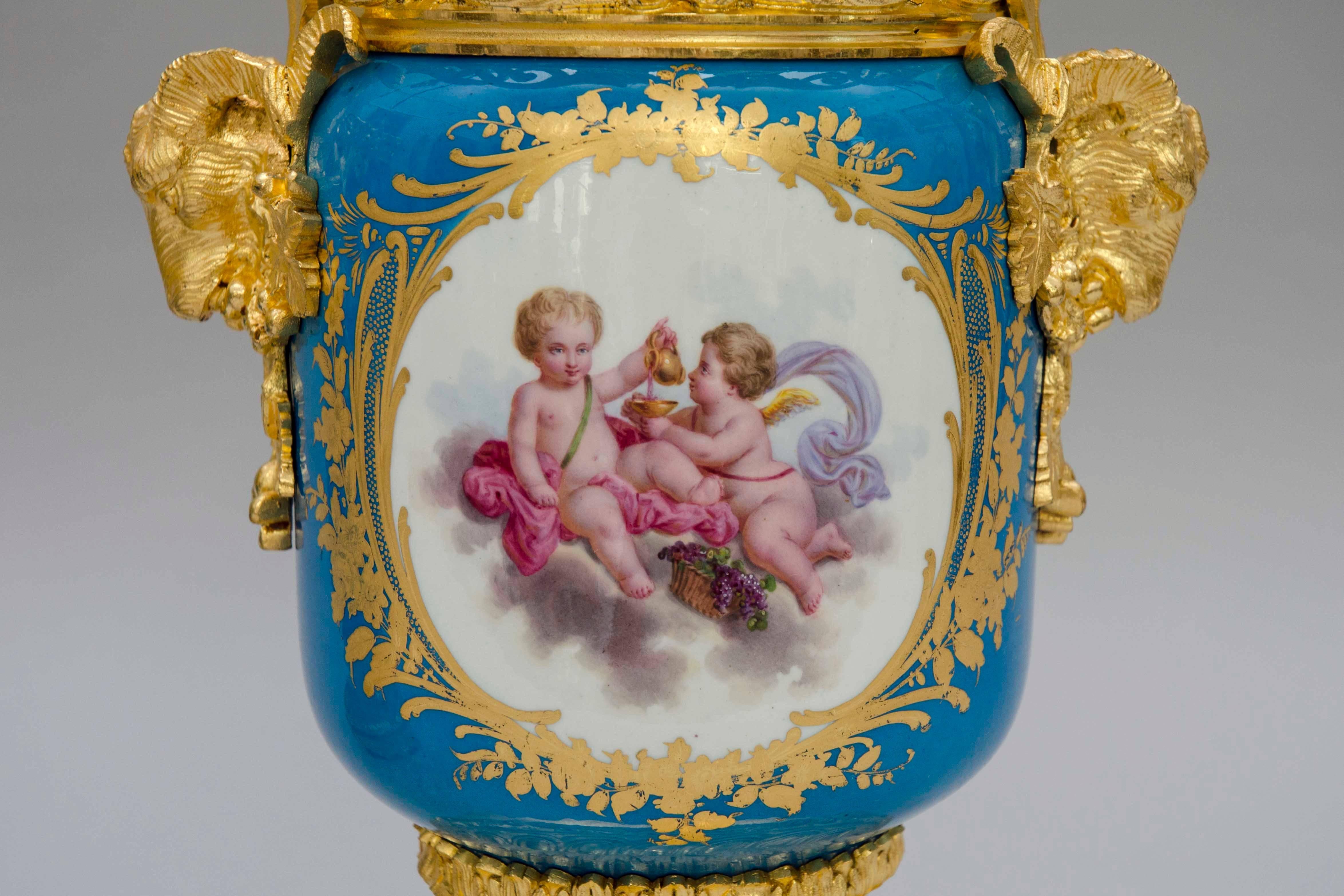 Delicate pair of porcelain urns, 