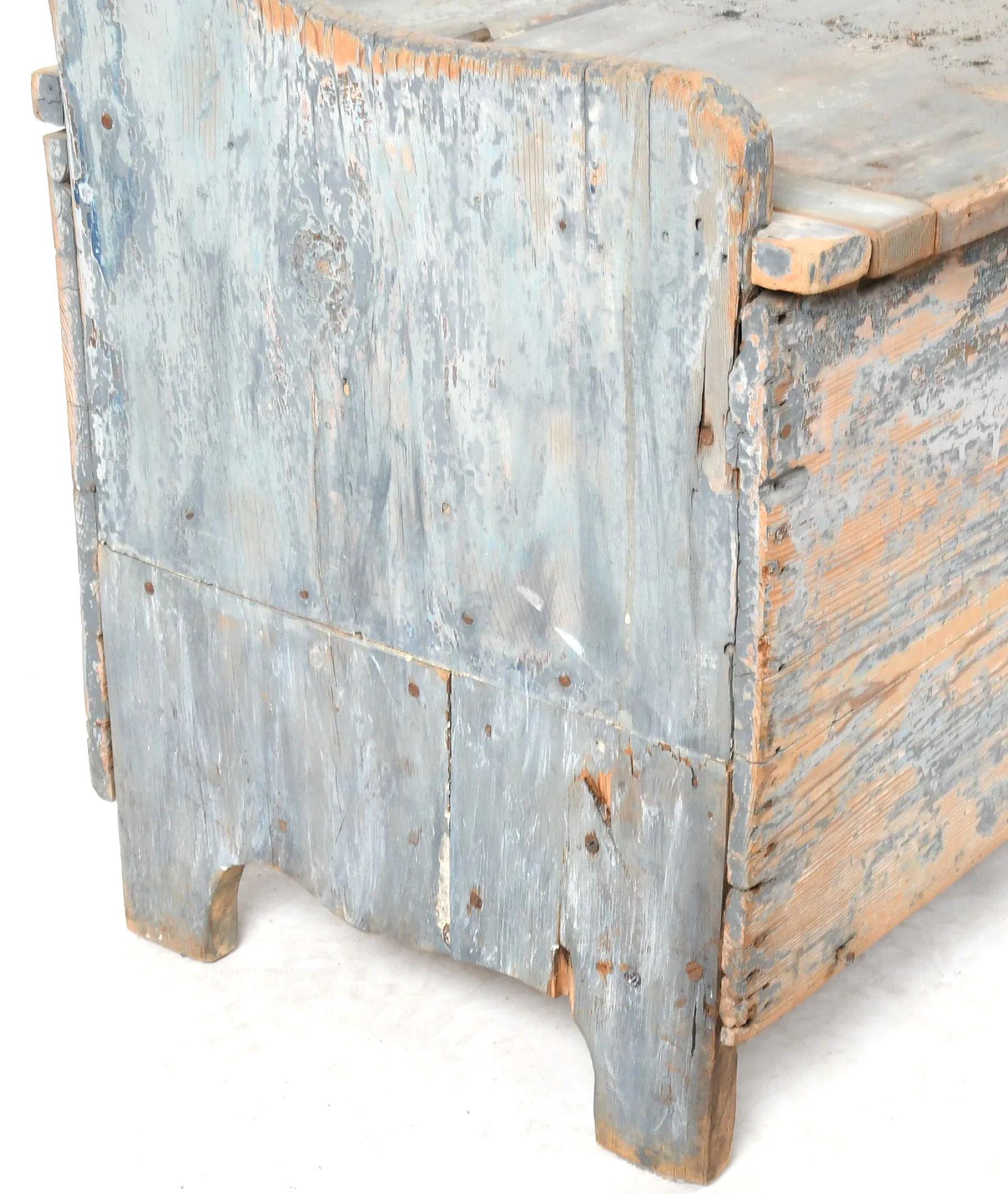 Peint Banc en pin peint en bleu clair du 19e siècle en vente