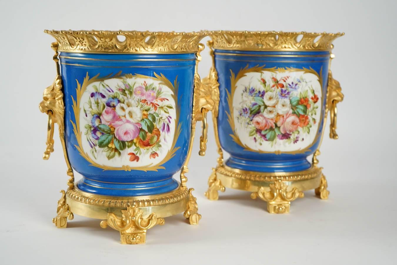 19th Century Light Blue Pair of Cache Pot In Excellent Condition For Sale In Saint-Ouen, FR