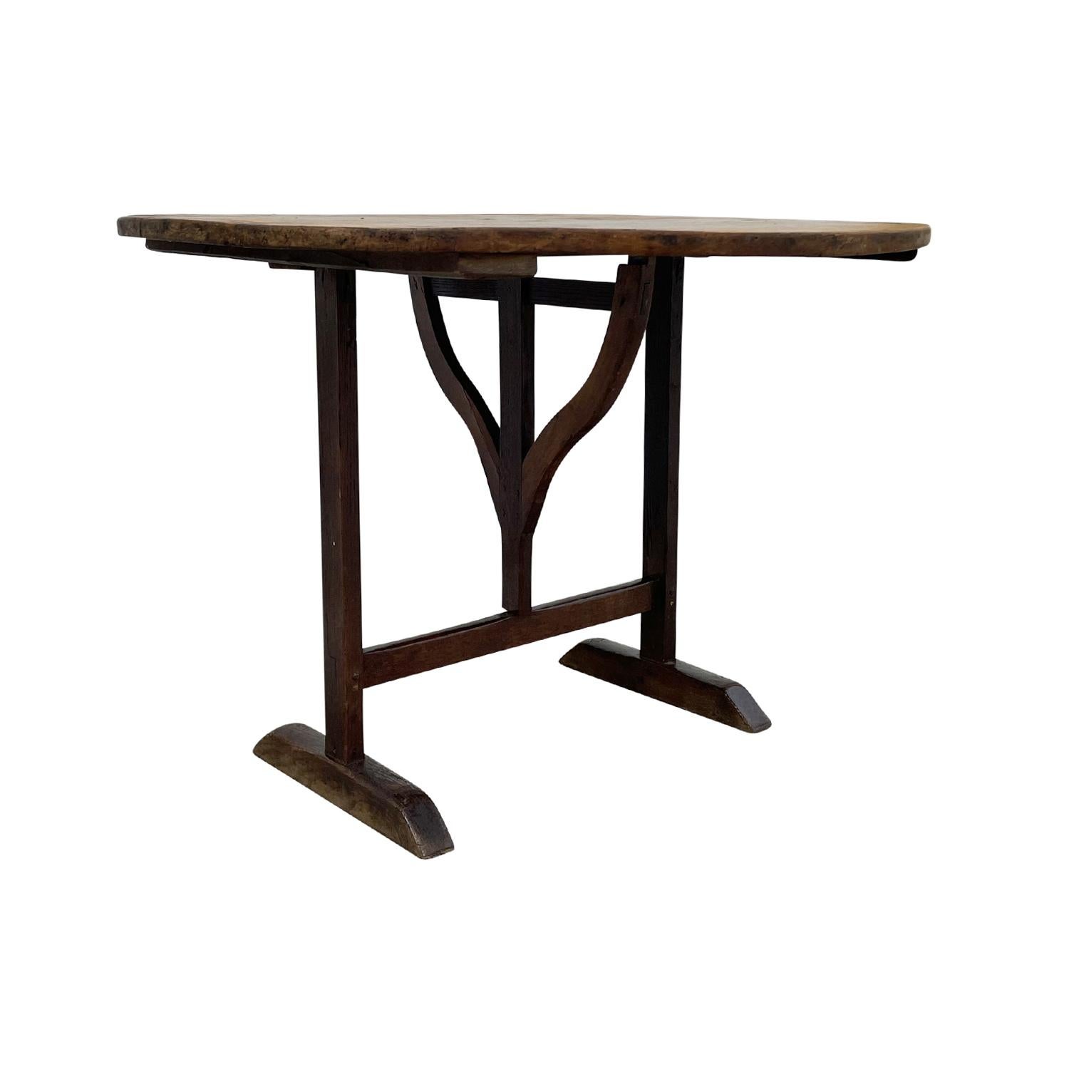 19th Century French Provincial Walnut Folding Wine Table - Antique Side Table For Sale 3