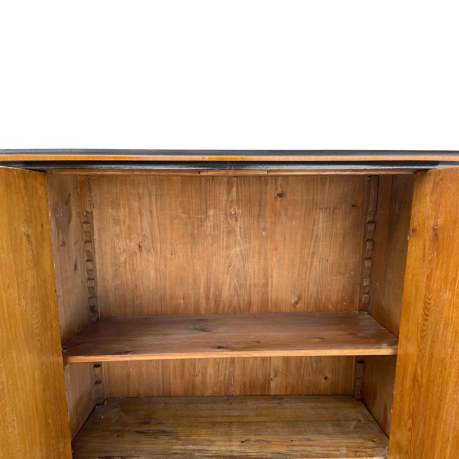 19th Century German Biedermeier Mahogany Cabinet - Antique Walnut Cupboard For Sale 5