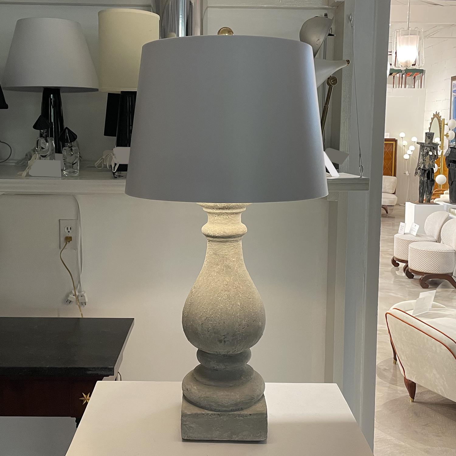 19th Century Light-Grey French Vintage Pair of Tall Pièrre Composée Table Lamps For Sale 4