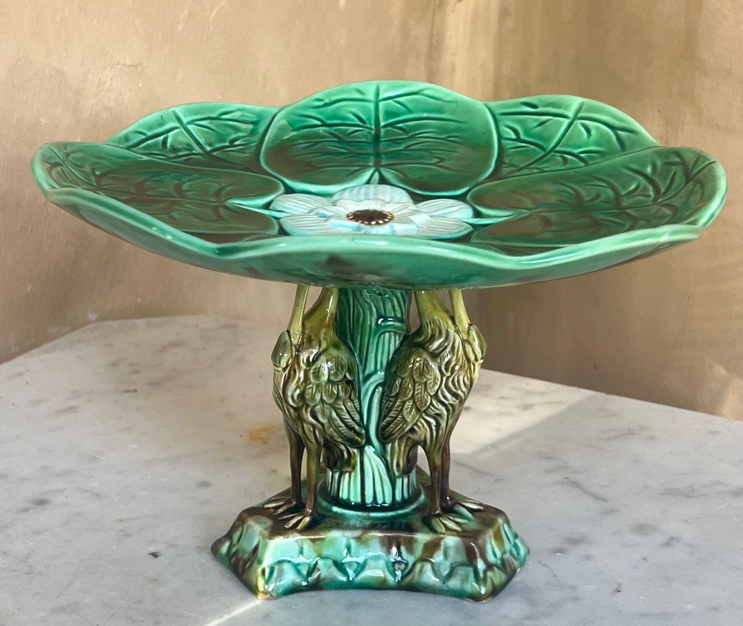 Plat central à pied pour nénuphar et grue du 19e siècle en vente 3