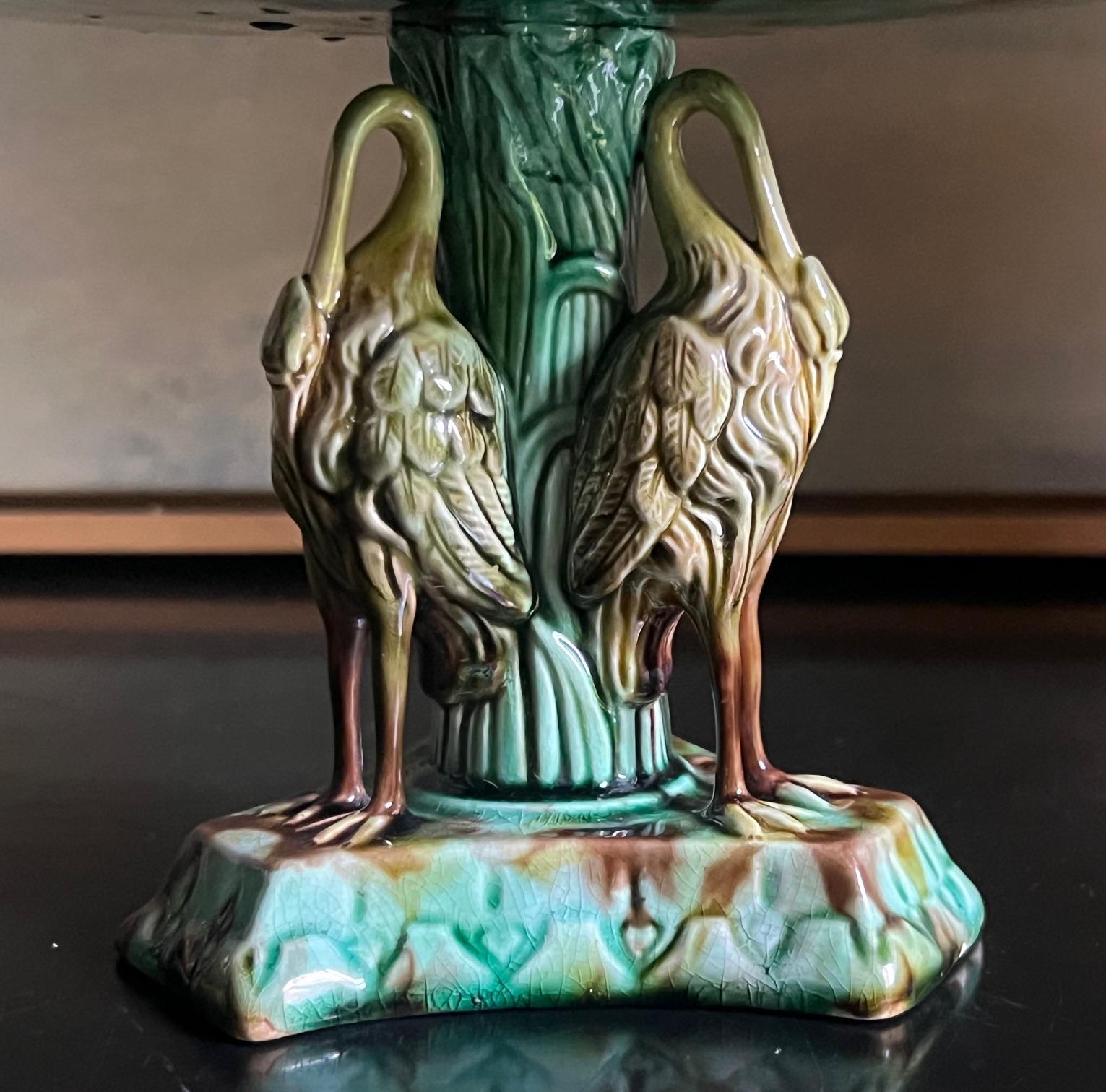 Plat central à pied pour nénuphar et grue du 19e siècle Bon état - En vente à Ross, CA