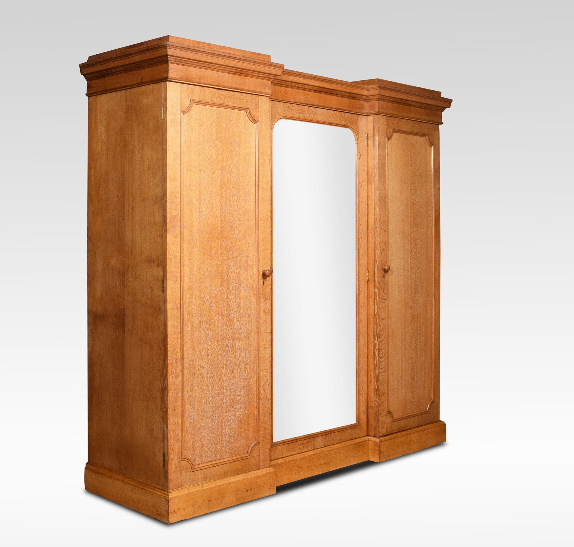 19th Century Limed Oak Triple Wardrobe Compactum In Good Condition In Cheshire, GB