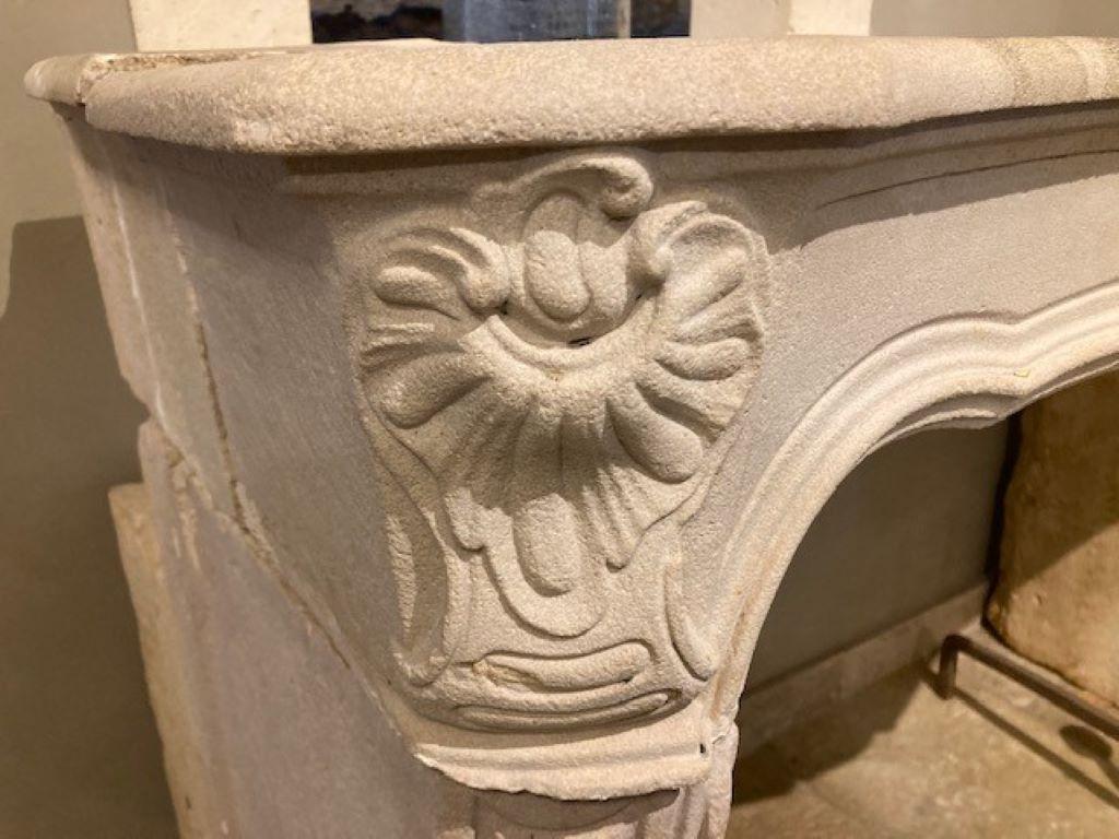 19th Century Limestone Fireplace Mantel In Good Condition For Sale In Zedelgem, BE