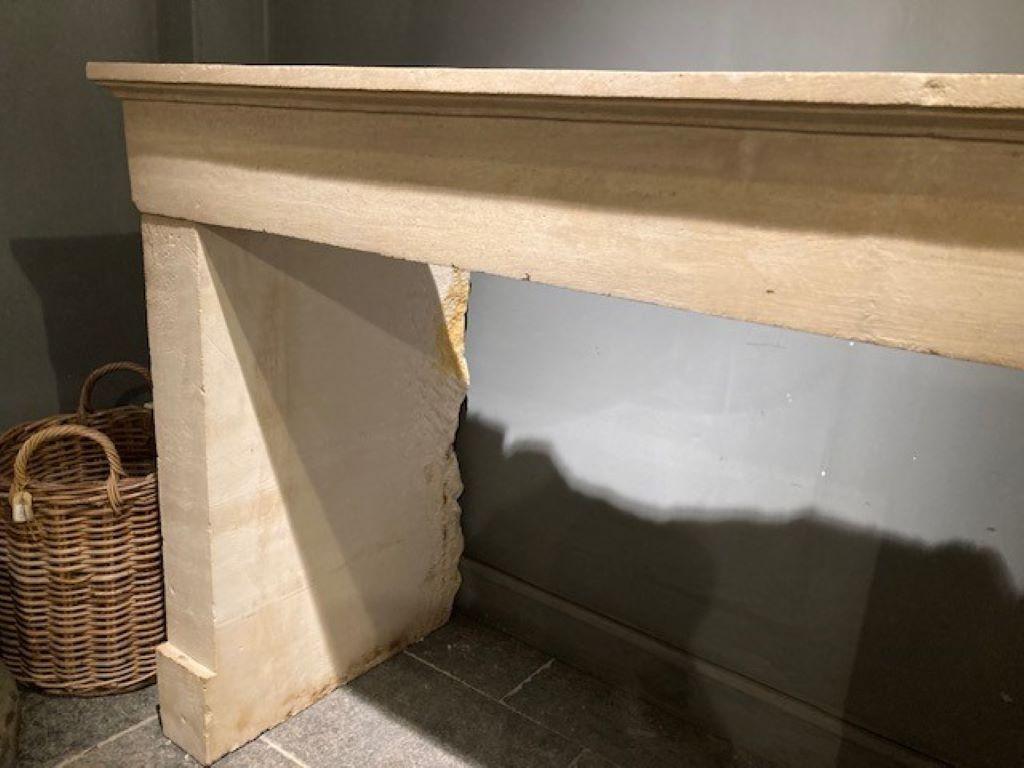 19th Century Limestone Fireplace Mantel In Good Condition For Sale In Zedelgem, BE