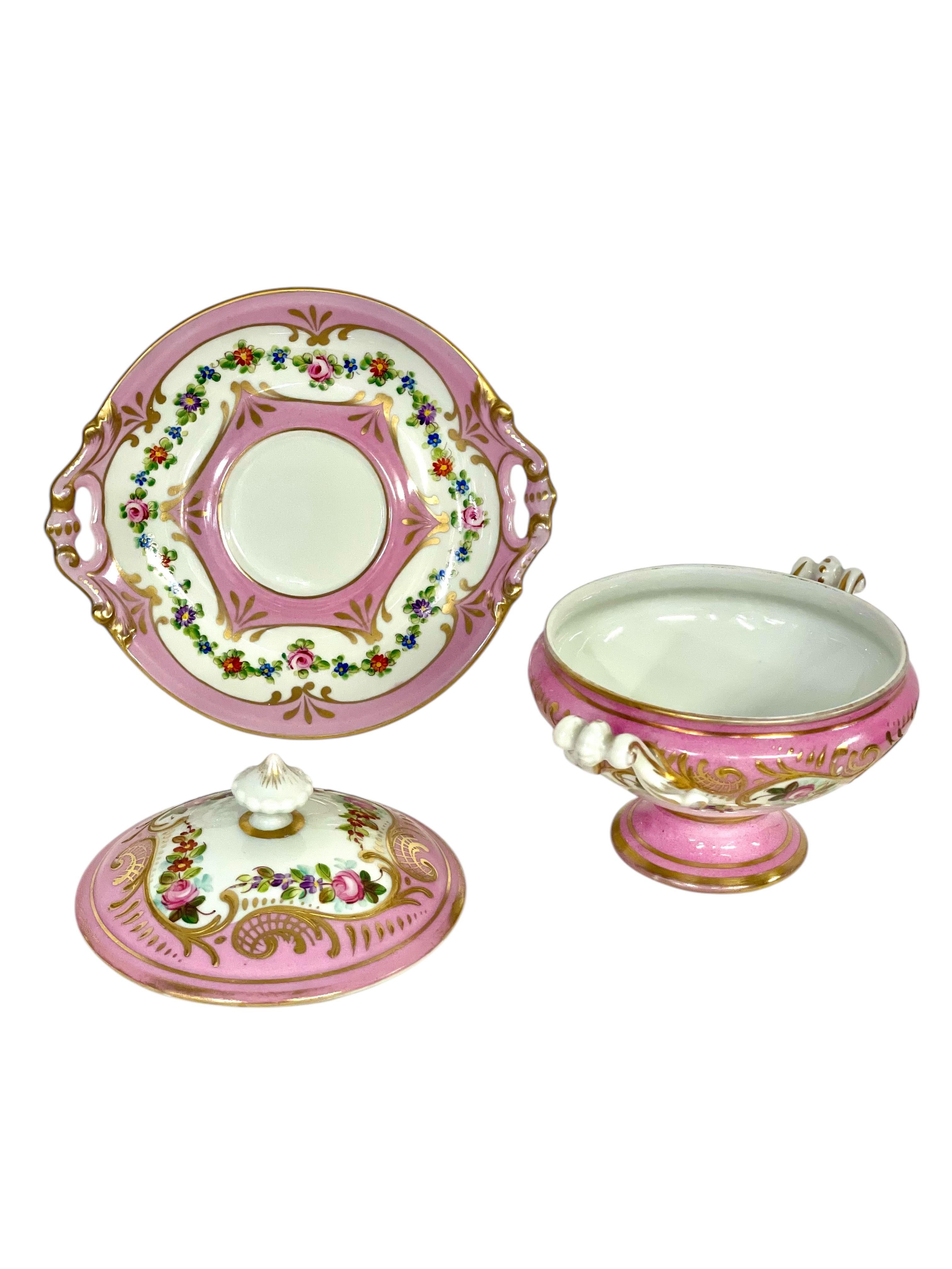 Juego de Sopera de Porcelana Rosa y Dorada de Limoges del Siglo XIX en venta 4