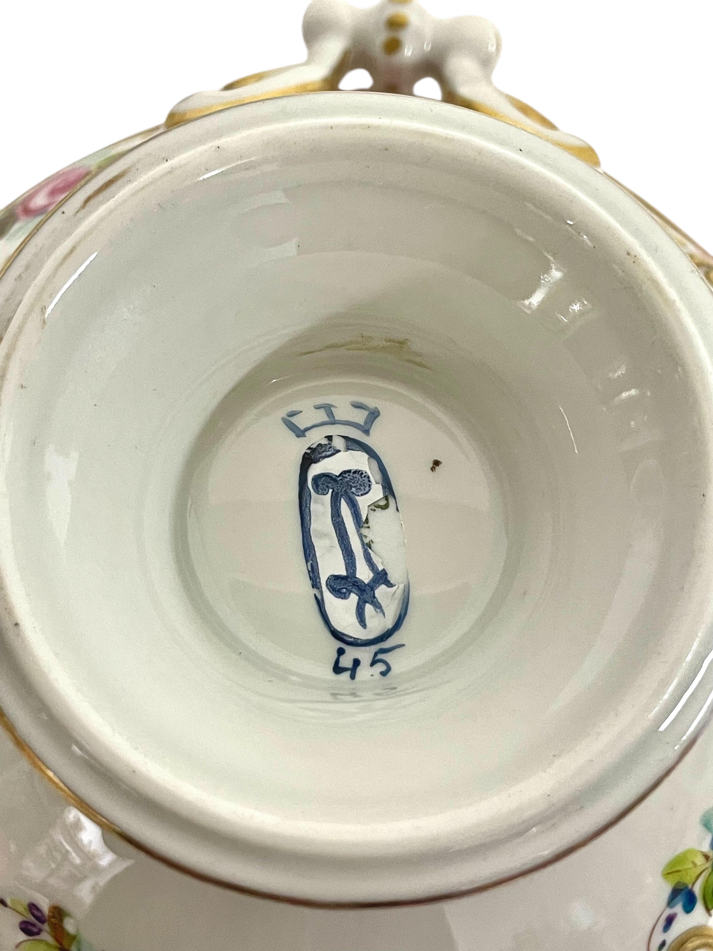 Juego de Sopera de Porcelana Rosa y Dorada de Limoges del Siglo XIX en venta 6