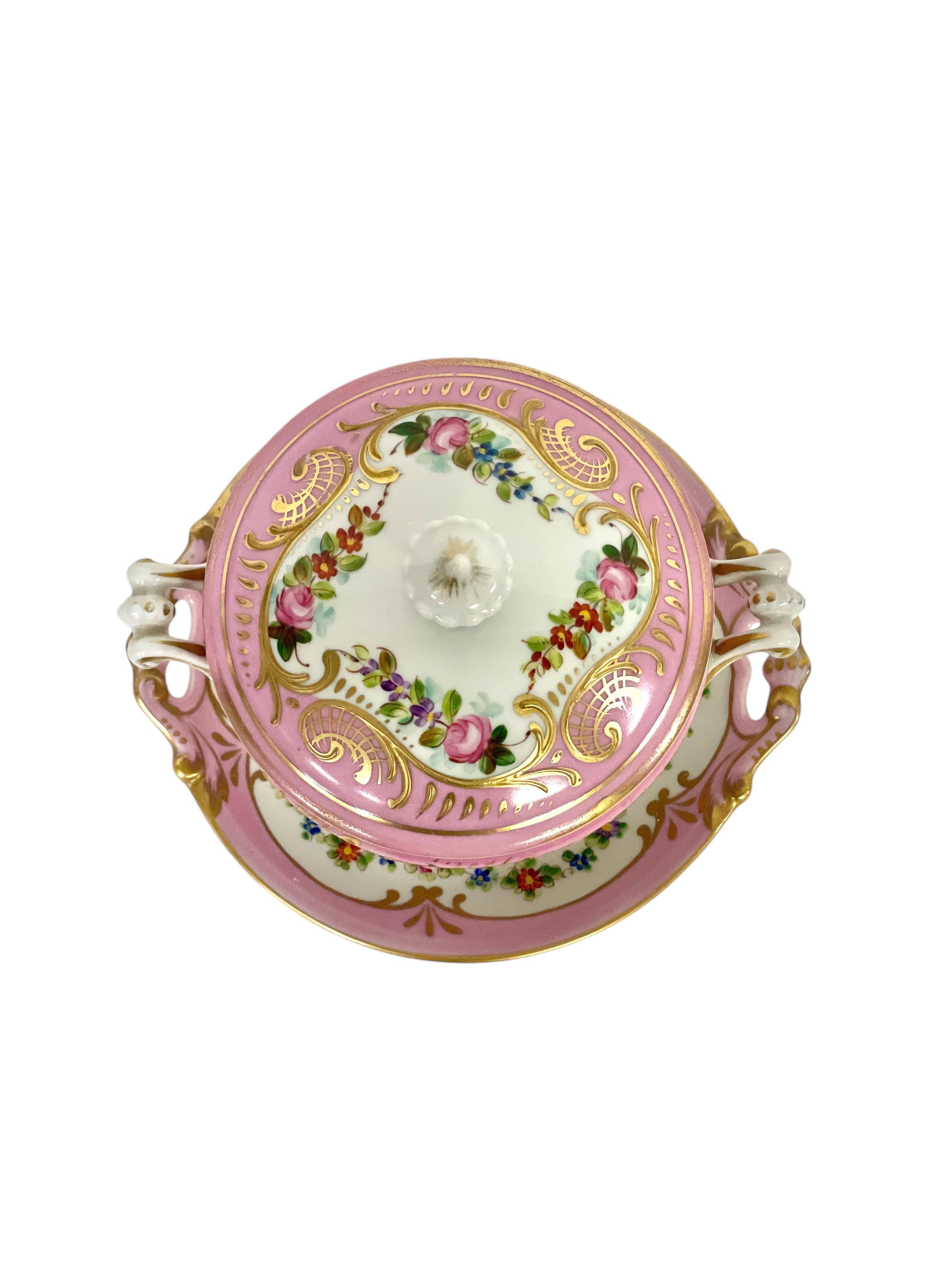 Juego de Sopera de Porcelana Rosa y Dorada de Limoges del Siglo XIX Dorado en venta