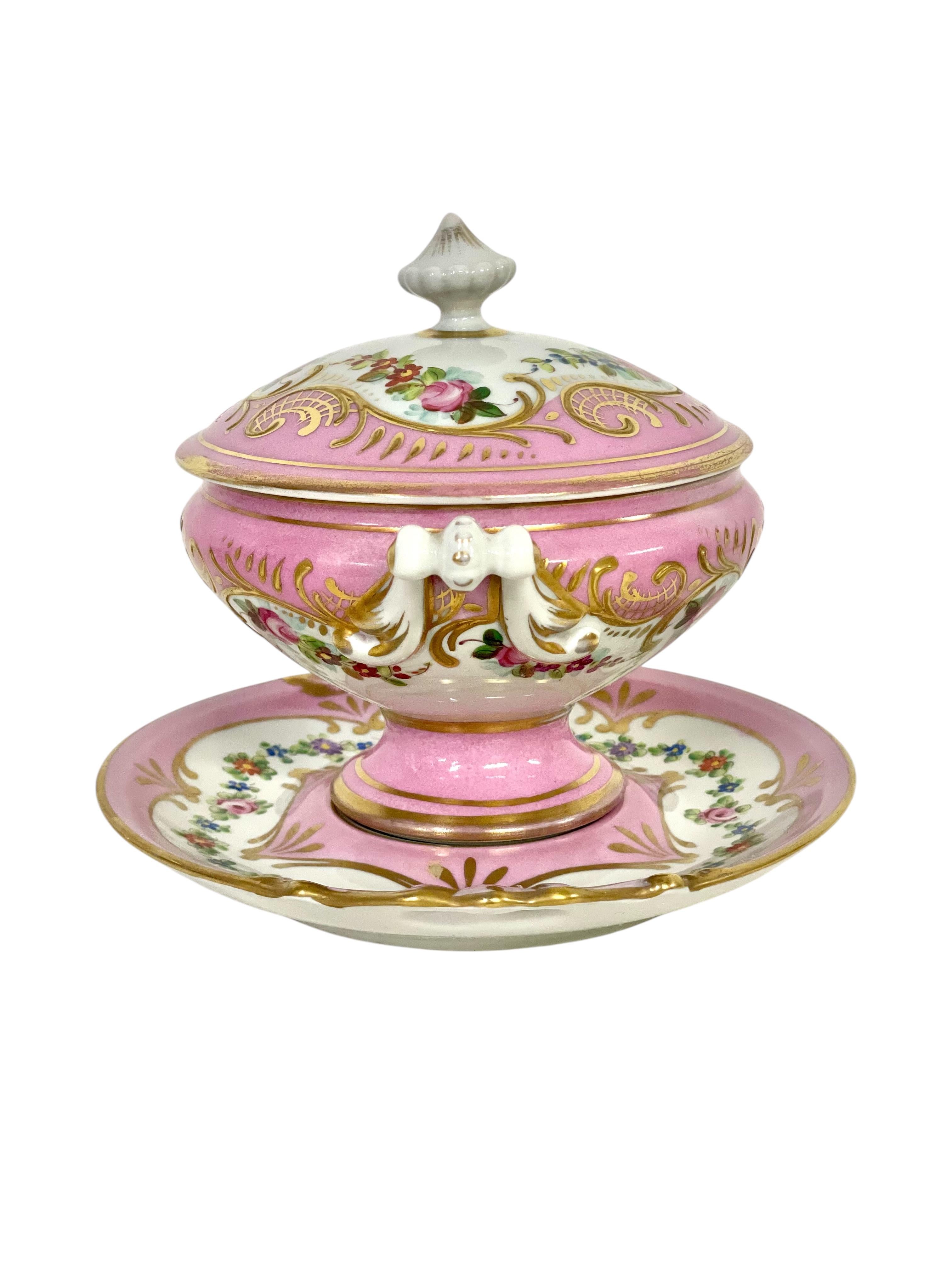 Juego de Sopera de Porcelana Rosa y Dorada de Limoges del Siglo XIX en venta 1