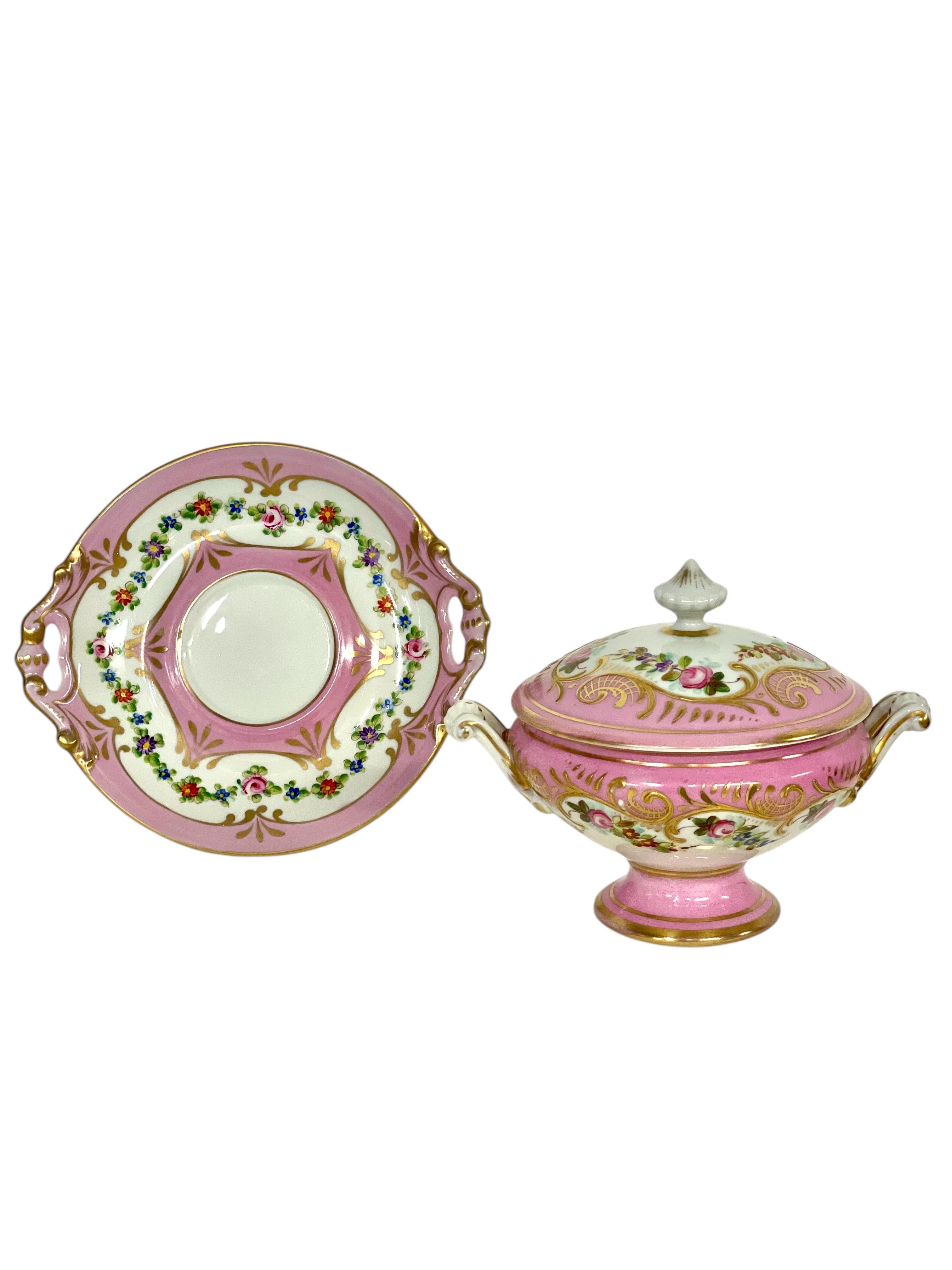 Juego de Sopera de Porcelana Rosa y Dorada de Limoges del Siglo XIX en venta 2