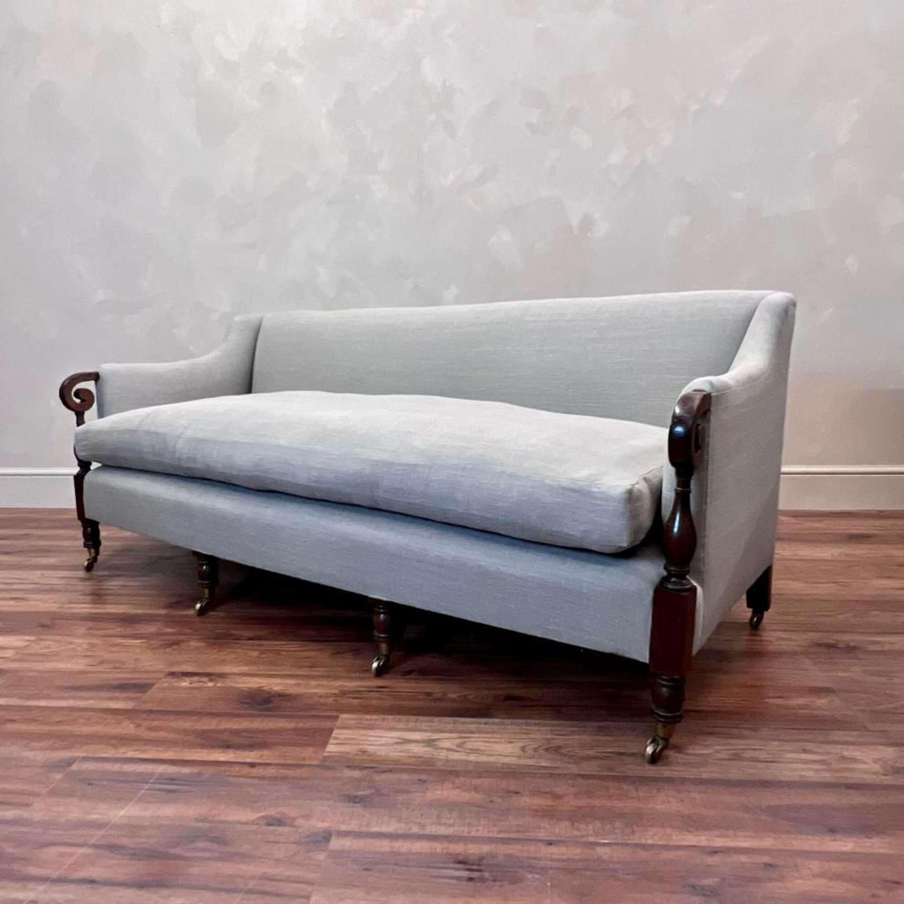 19. Jahrhundert Leinen gepolstert, Englisch  Sofa im Zustand „Hervorragend“ in Southampton, GB