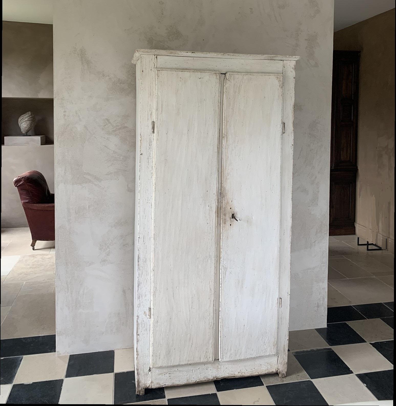19th century linnen cupboard in original white paint For Sale 1