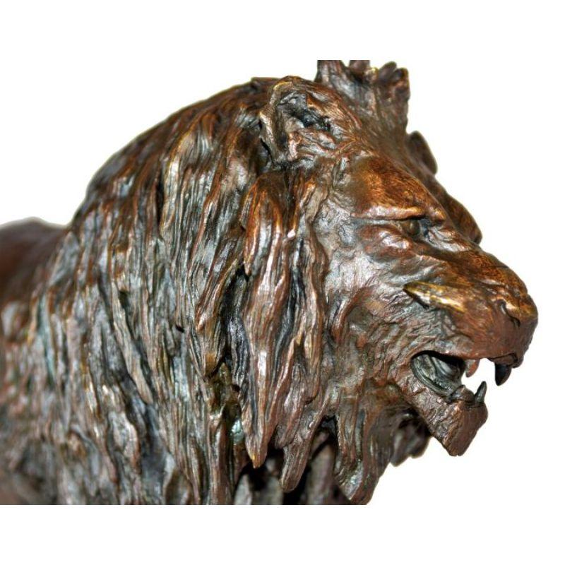 Patiné Bronze animalier lion du 19ème siècle par Fratin en vente