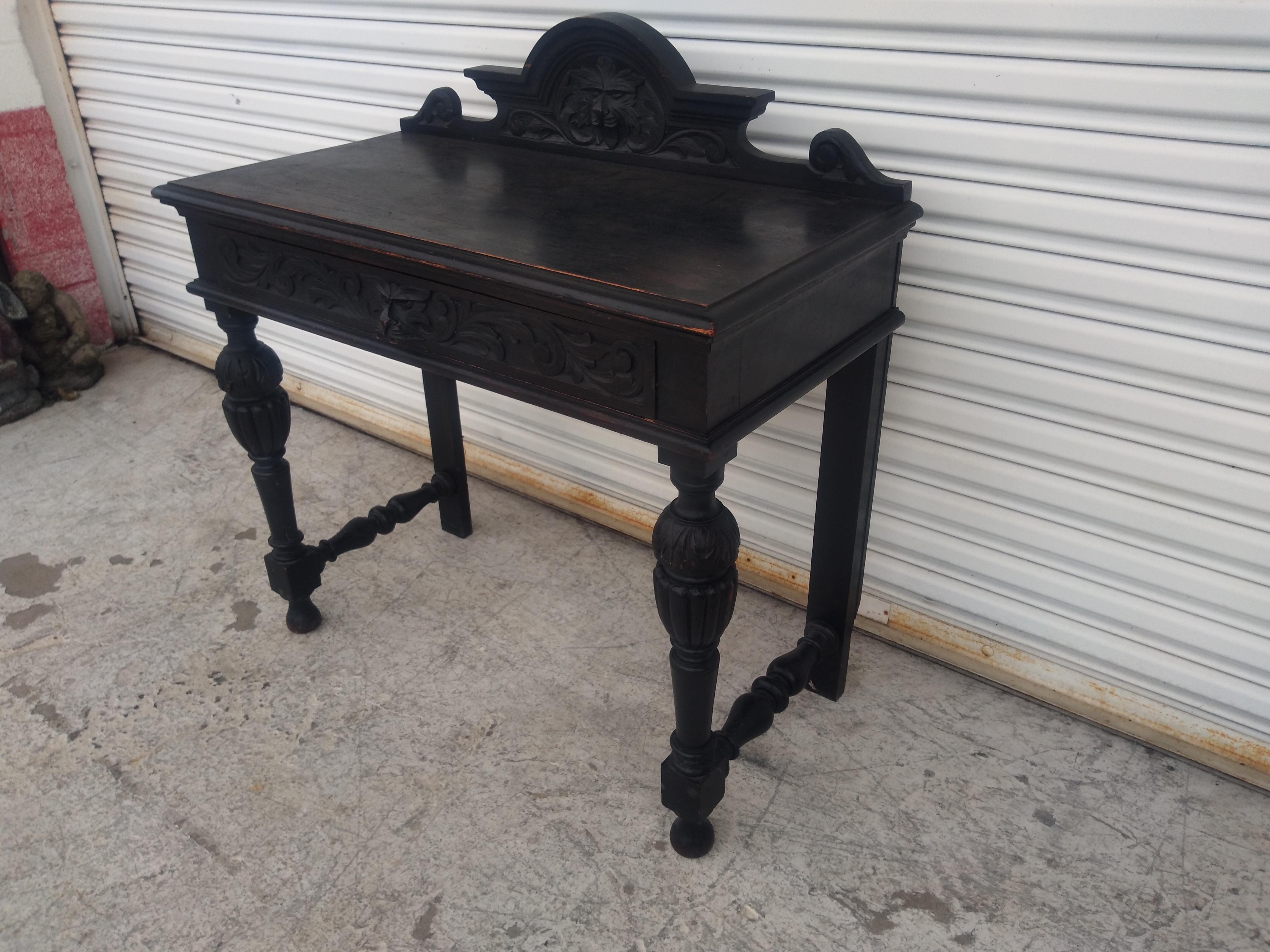 19th Century Lion Face Carved Tudor Style Writing Desk In Good Condition In Pasadena, TX