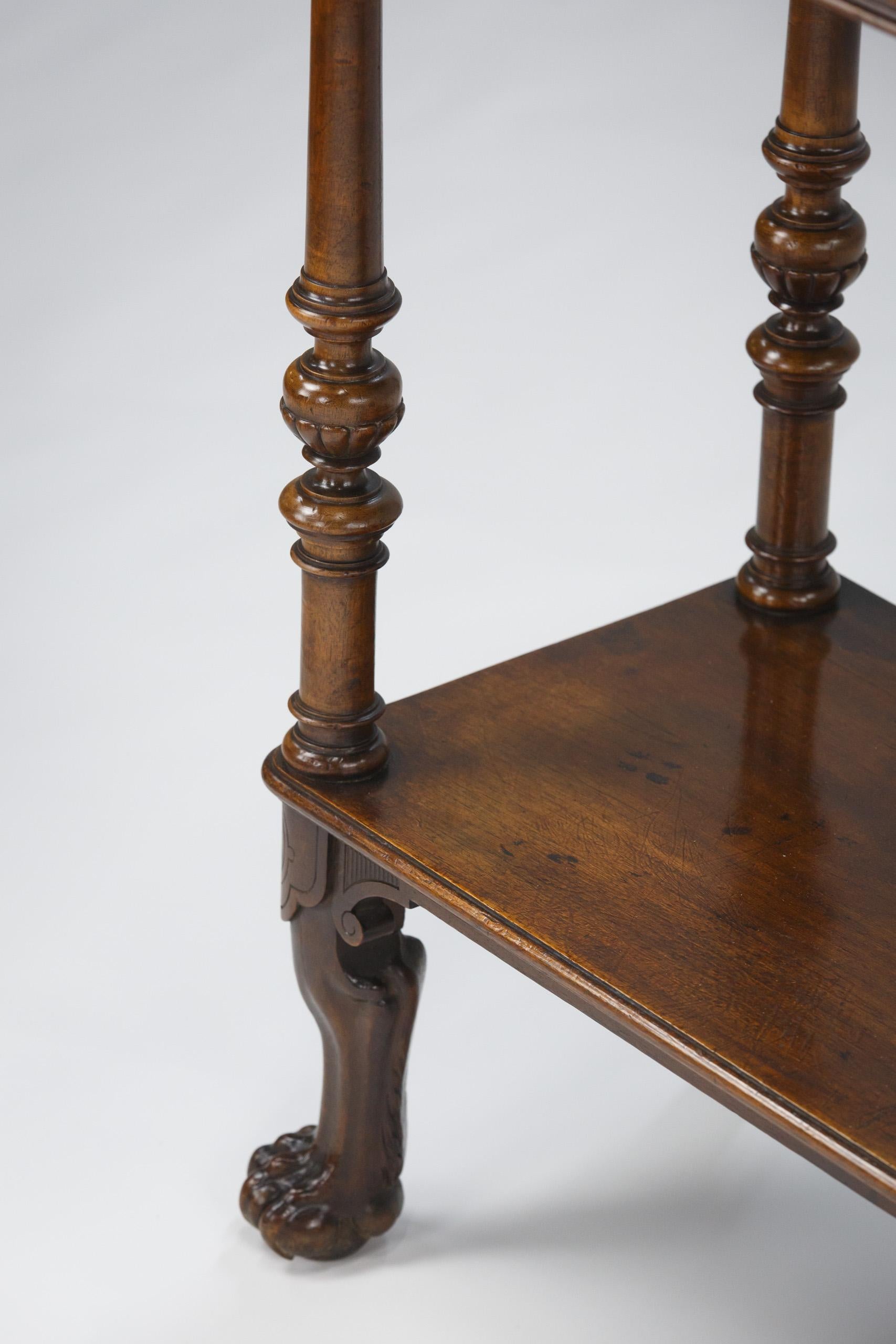 Serveur ou table console en acajou à patte de lion du 19e siècle en vente 2