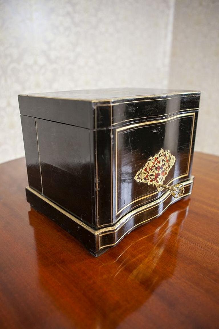 European 19th-Century Black Rosewood Liquor Case in the Style of Napoleon III For Sale