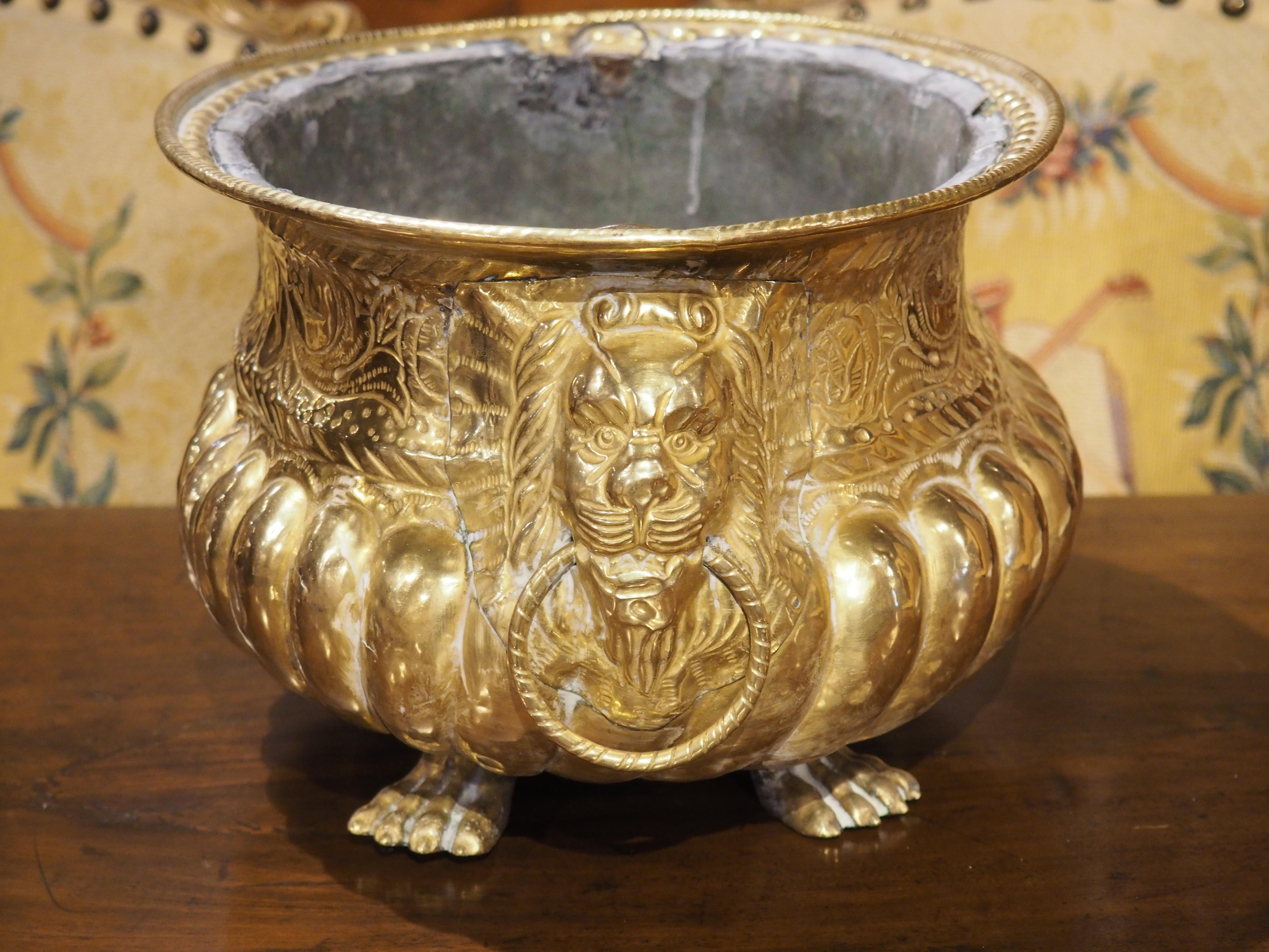 19th Century Lobed French Brass Jardiniere with Lions and Paw Feet For Sale 7