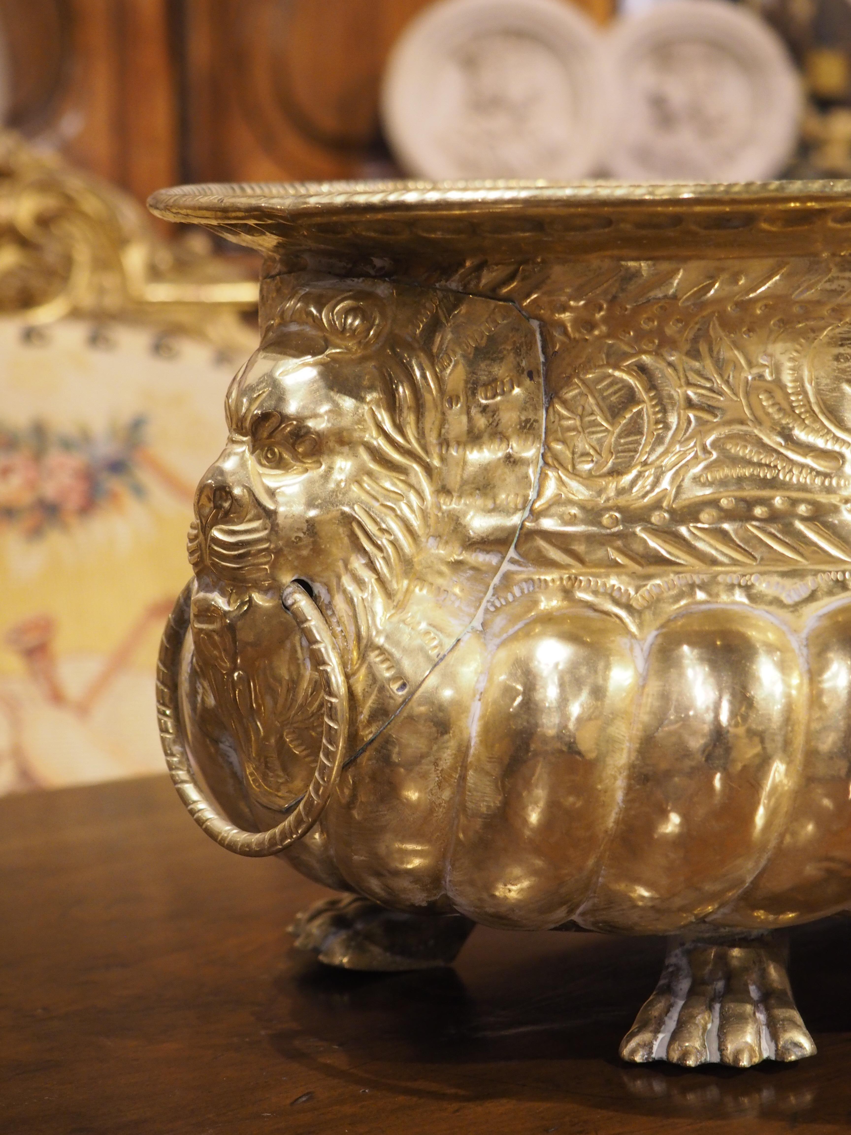 19th Century Lobed French Brass Jardiniere with Lions and Paw Feet For Sale 3