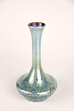 Vaso in vetro Loetz Glass del XIX secolo - Rubin Phänomen Genre 6893, CZ 1899 ca.