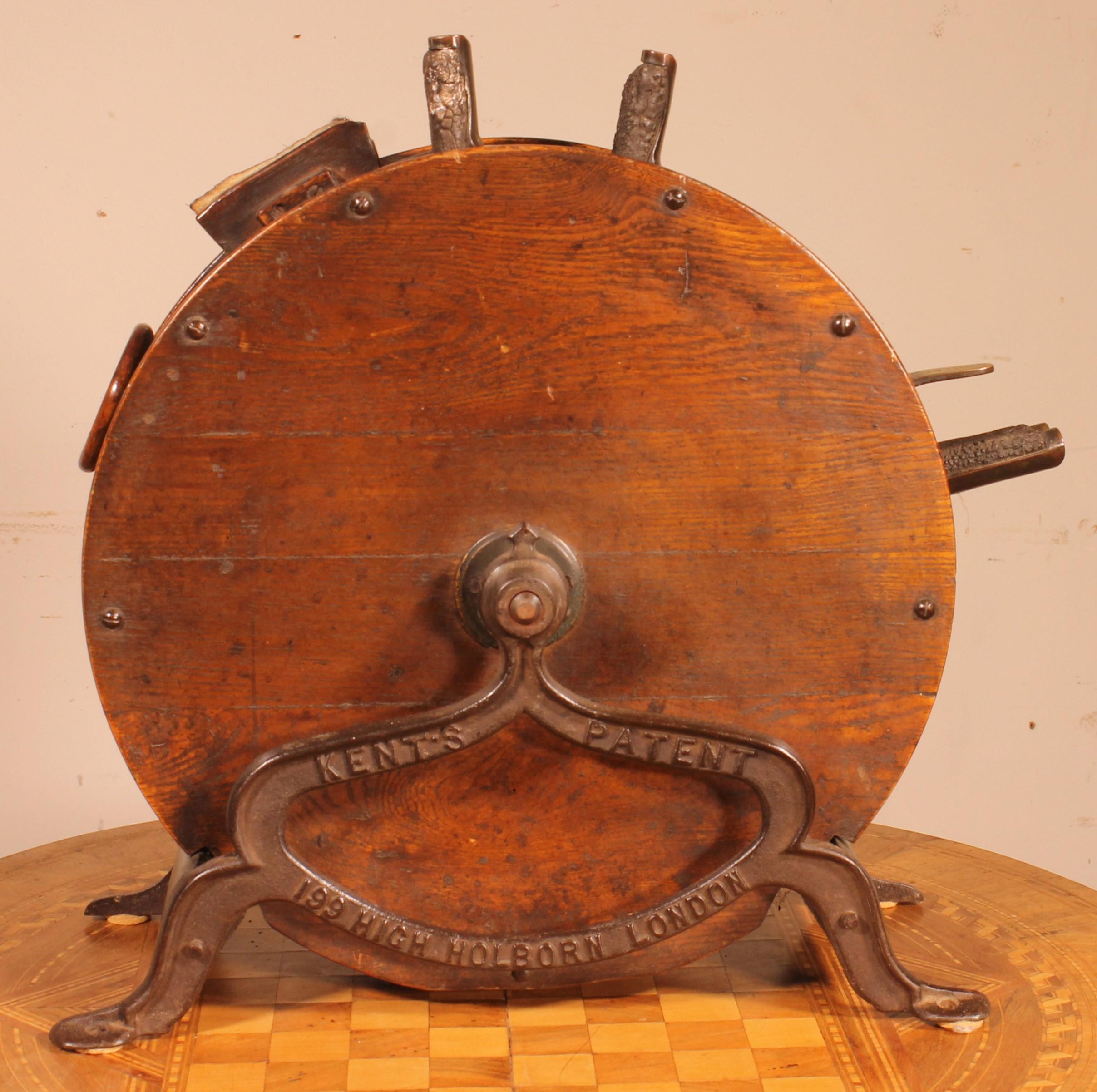 19th Century London Knife Sharpener and Cleaner For Sale 1