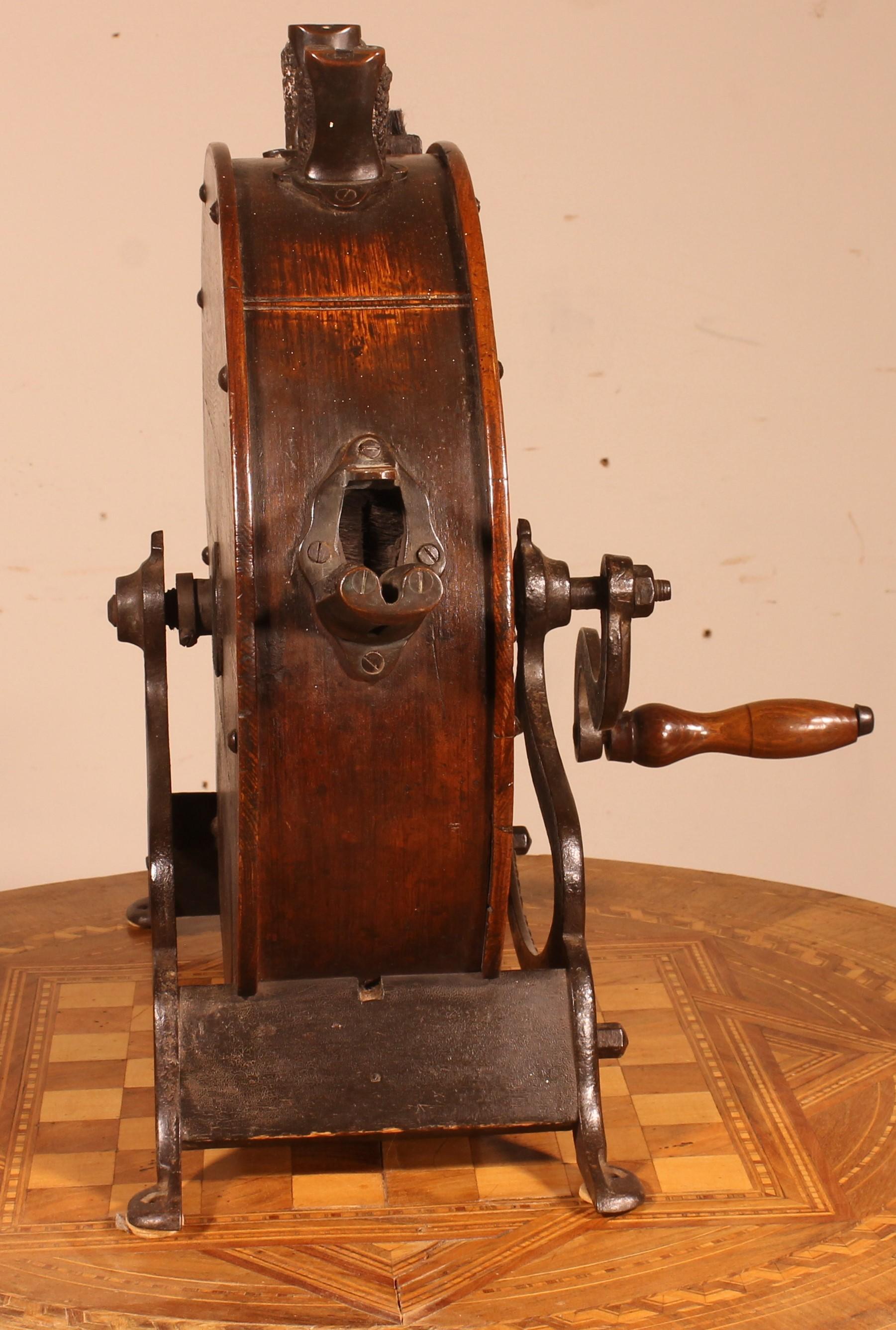 19th Century London Knife Sharpener and Cleaner For Sale 2