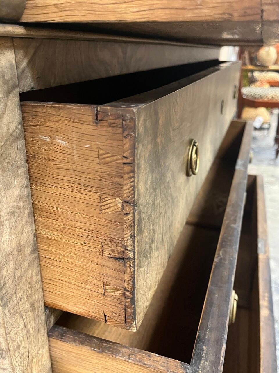 Commode à 4 tiroirs Louis Philippe du 19ème siècle en vente 1