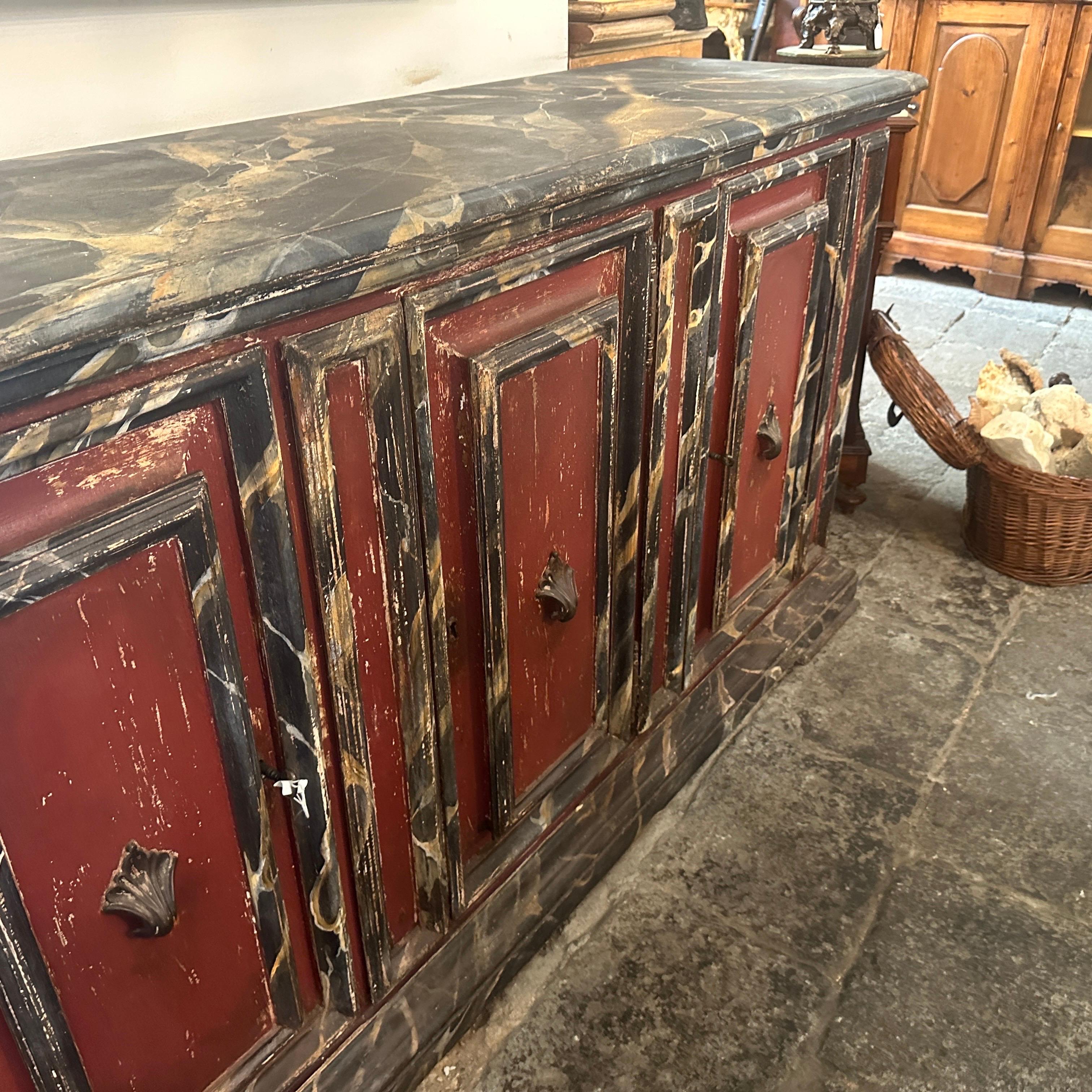 19th Century Louis Philippe Black Red and Gold Lacquered Wood Italian Buffet In Good Condition In Catania, Sicilia