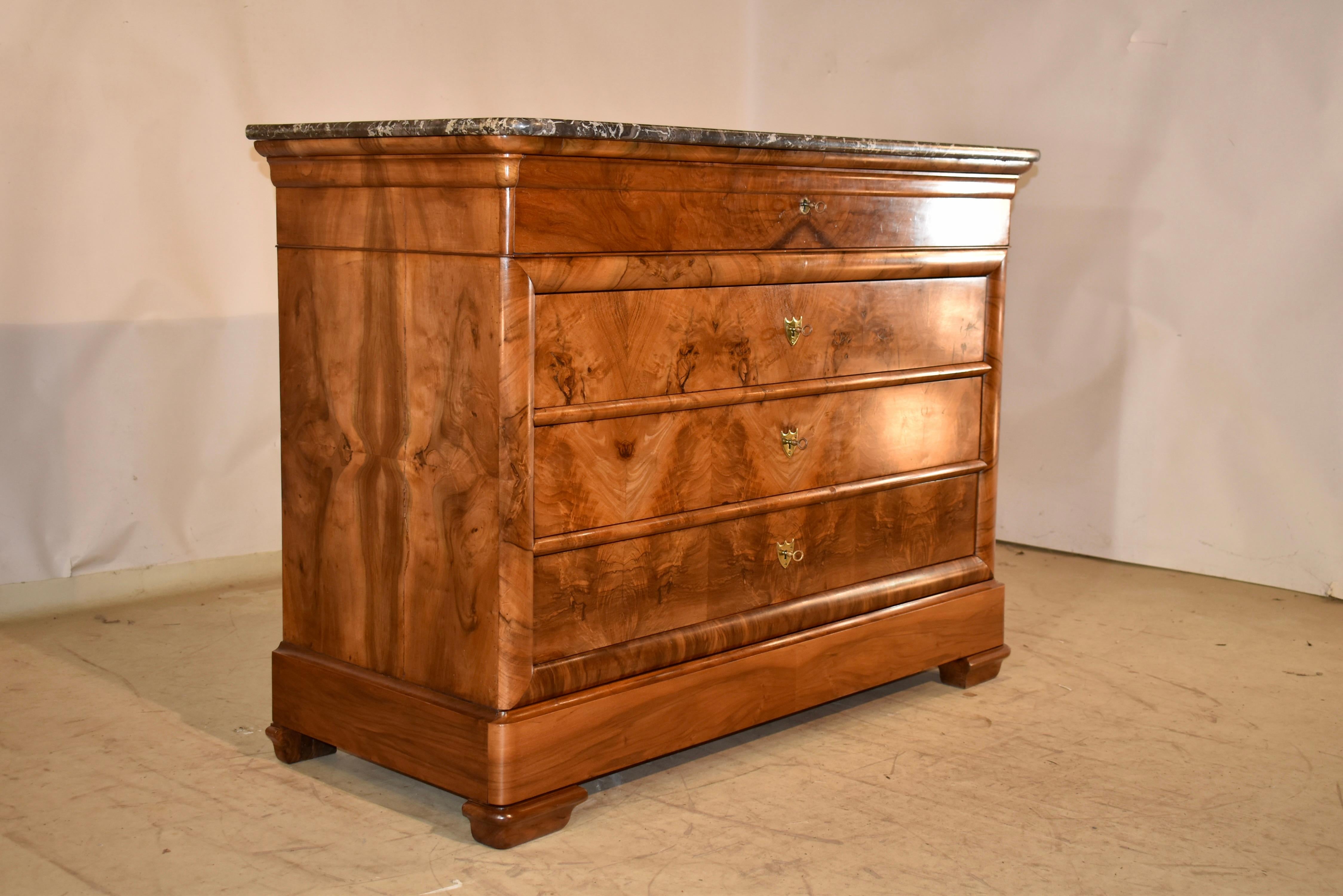 Francese Commode in radica di noce Louis Philippe del XIX secolo in vendita