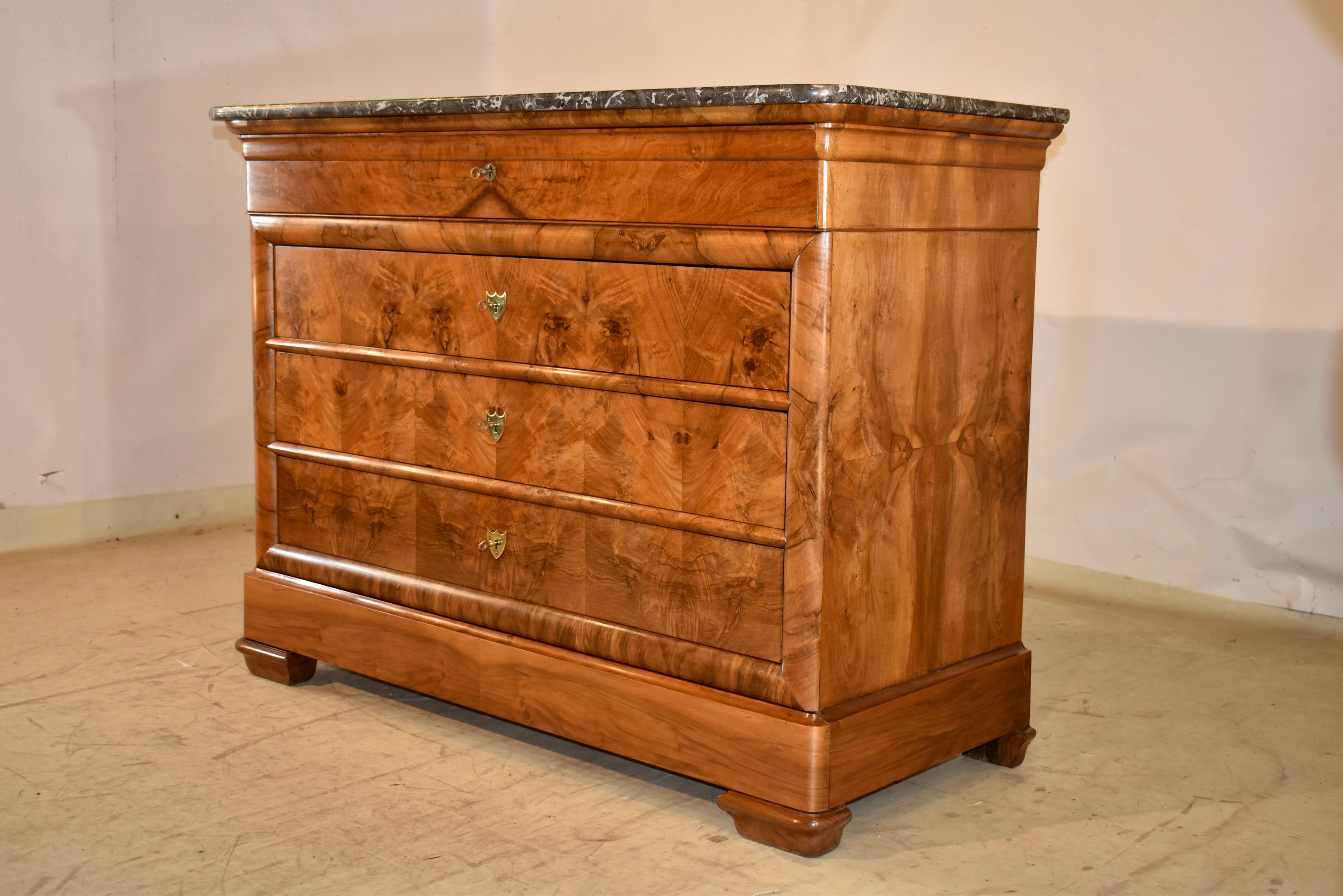 Commode in radica di noce Louis Philippe del XIX secolo in vendita 1