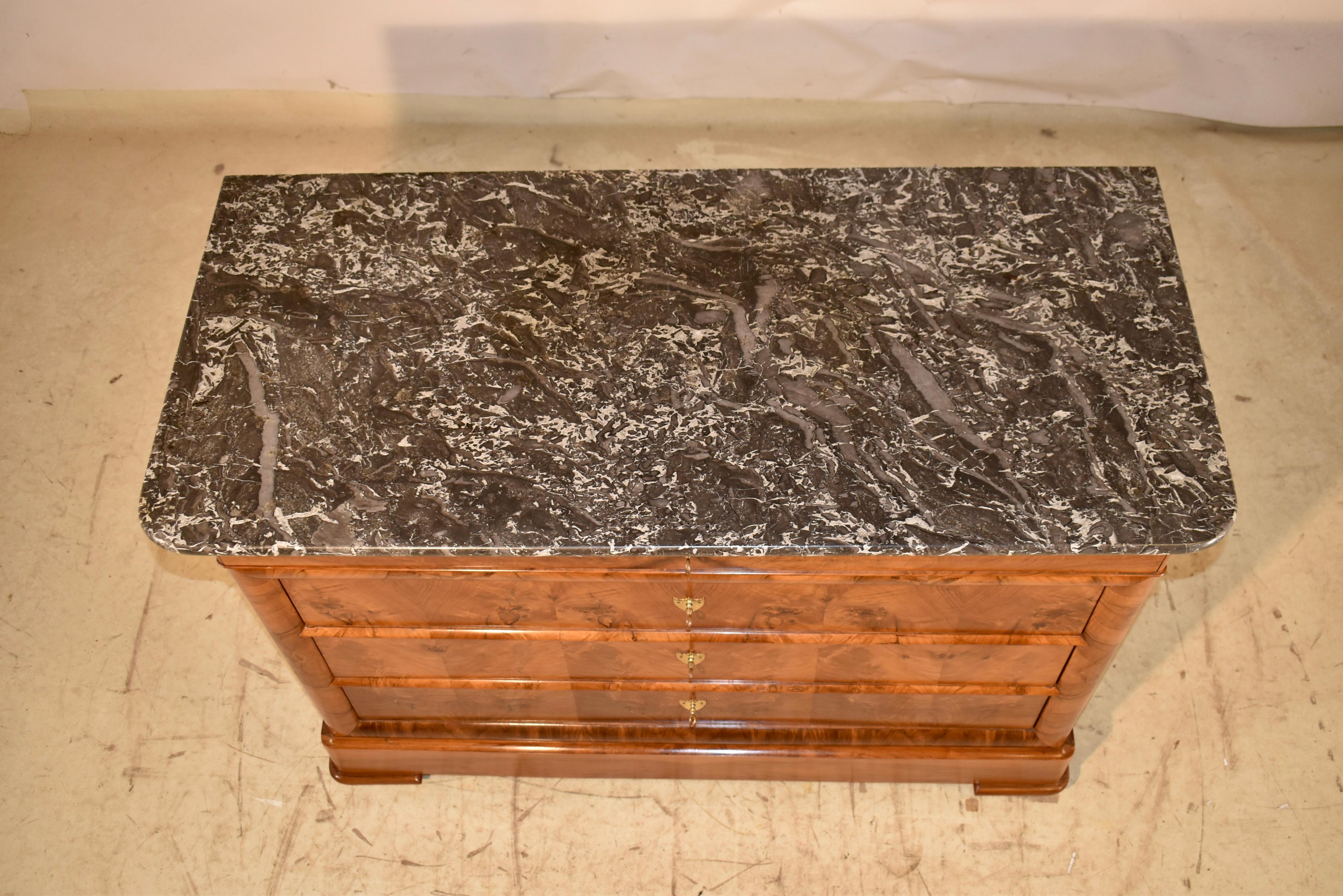 Commode in radica di noce Louis Philippe del XIX secolo in vendita 3