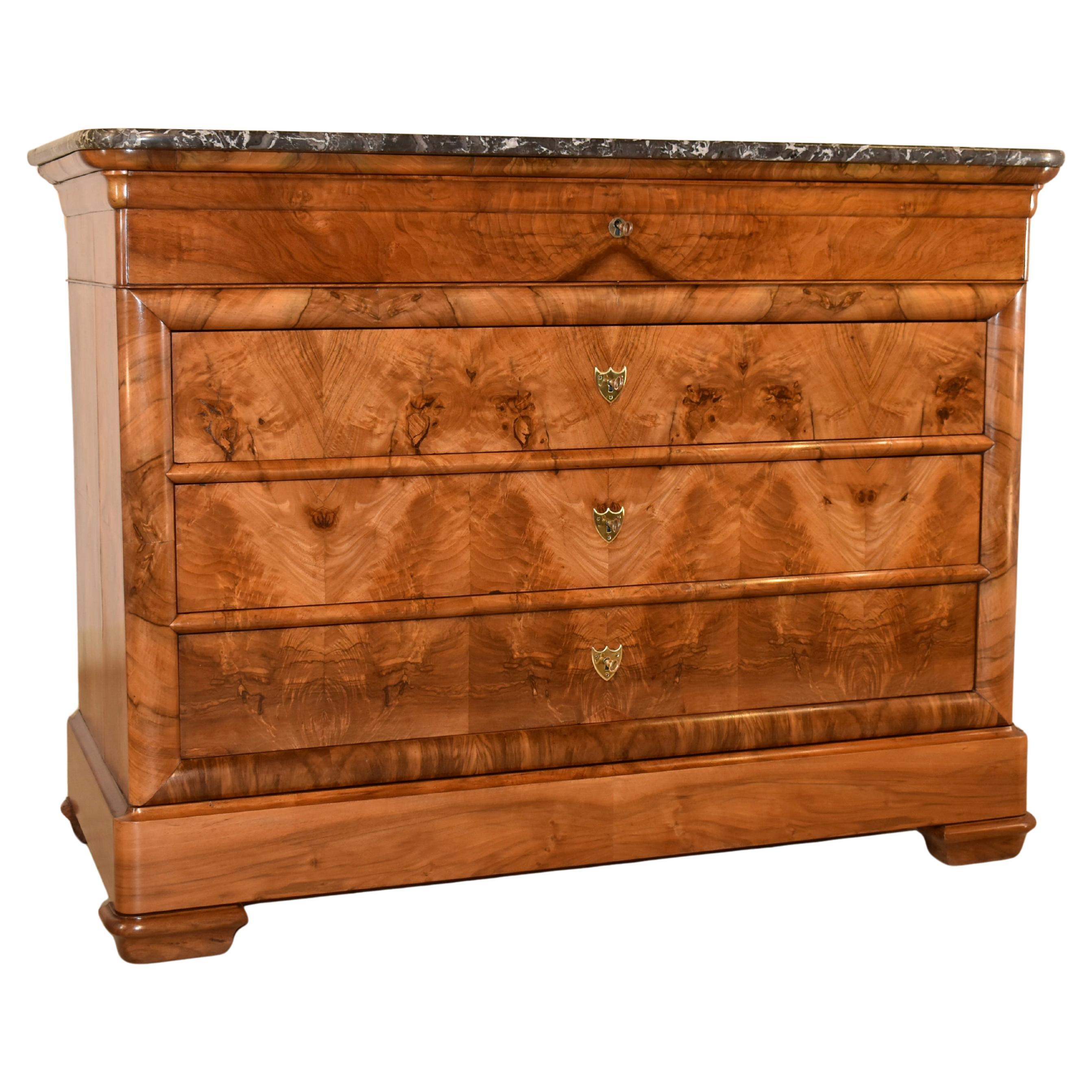 Commode in radica di noce Louis Philippe del XIX secolo