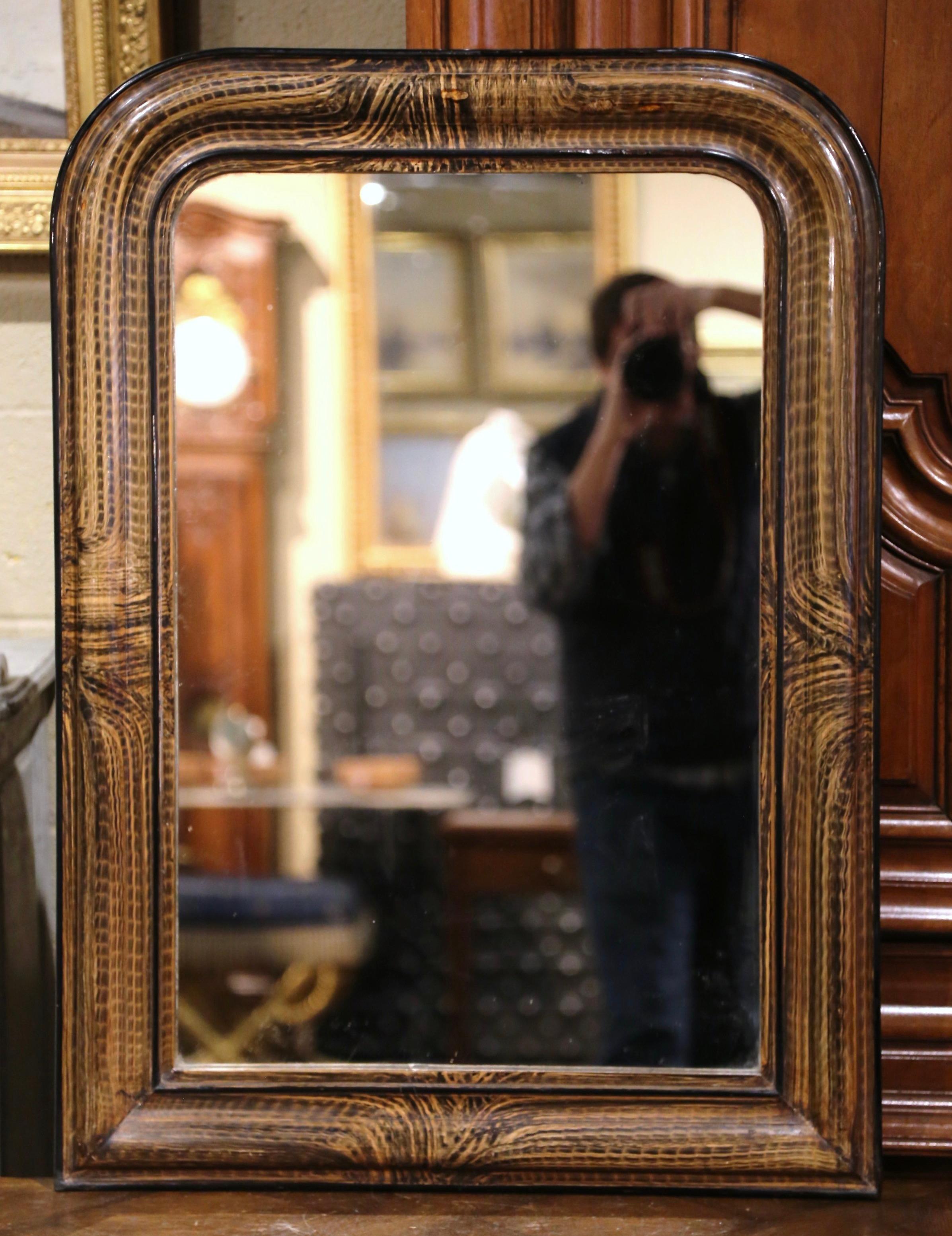 19th Century Louis Philippe Carved Faux Burl Wood Painted Wall Mirror In Excellent Condition For Sale In Dallas, TX