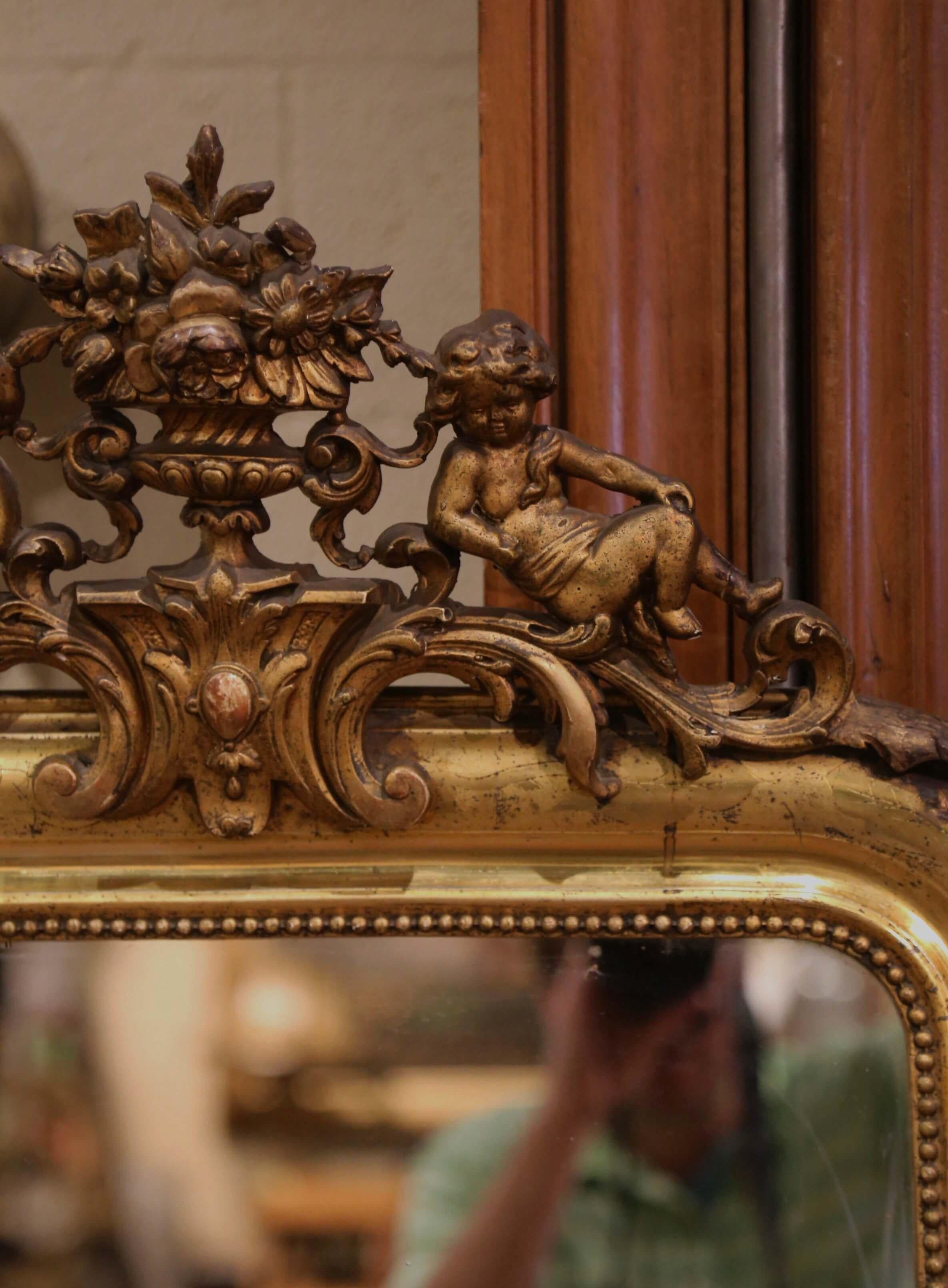19th Century Louis Philippe Carved Giltwood Mirror with Cherub and Floral Motifs For Sale 1